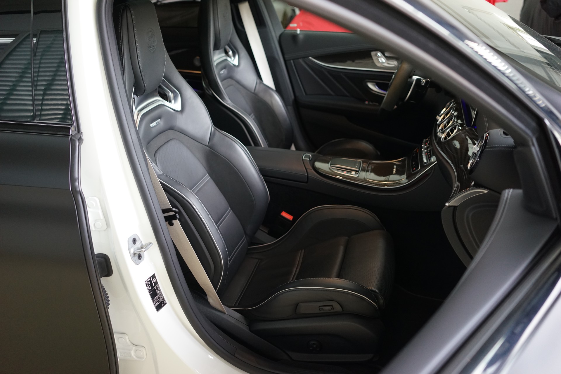 MERCEDES-BENZ AMG E 63 S 4Matic+ Speedshift 9G-TCT-image-31