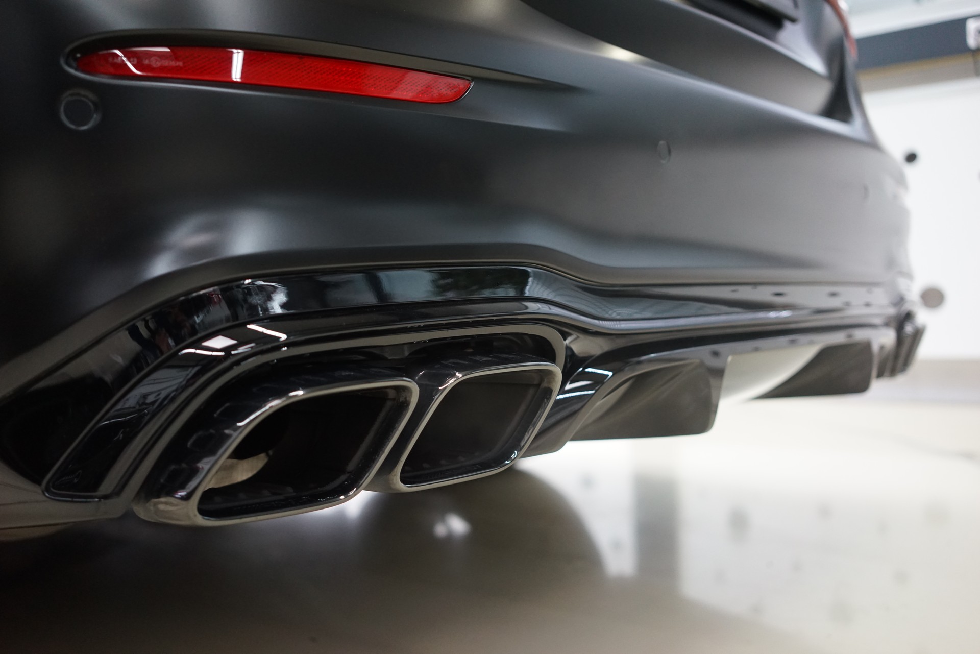 MERCEDES-BENZ AMG E 63 S 4Matic+ Speedshift 9G-TCT-image-8