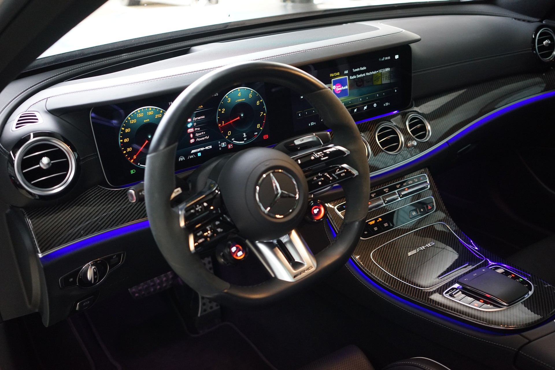 MERCEDES-BENZ AMG E 63 S 4Matic+ Speedshift 9G-TCT-image-17