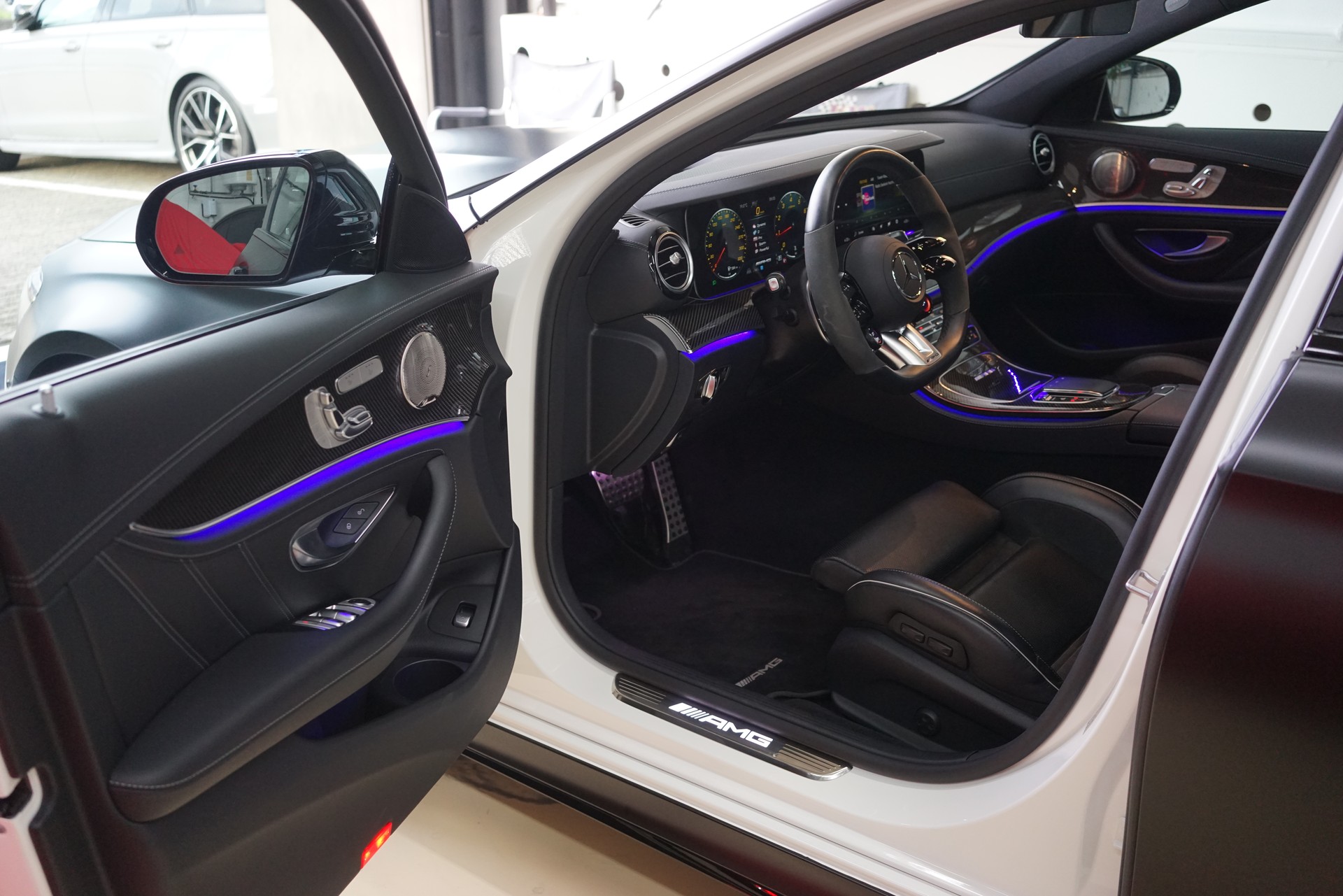 MERCEDES-BENZ AMG E 63 S 4Matic+ Speedshift 9G-TCT-image-16