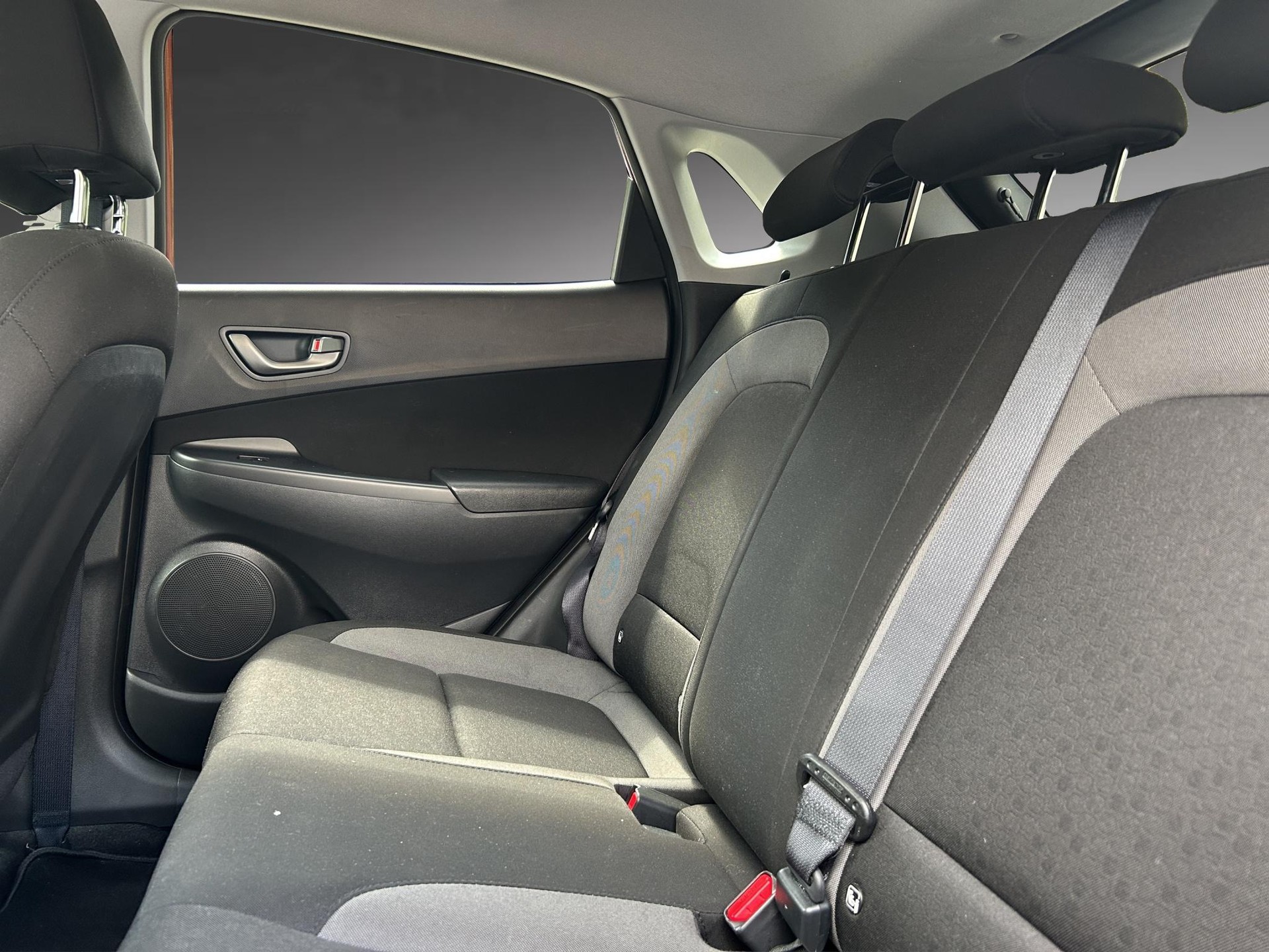 HYUNDAI Kona 1.6 CRDi Amplia 4WD-image-12