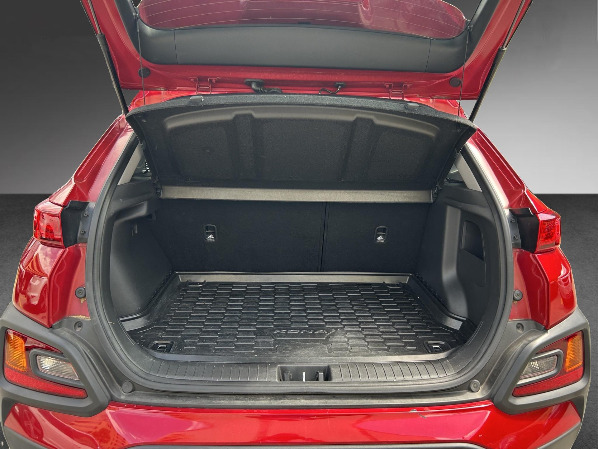 HYUNDAI Kona 1.6 CRDi Amplia 4WD-image-13