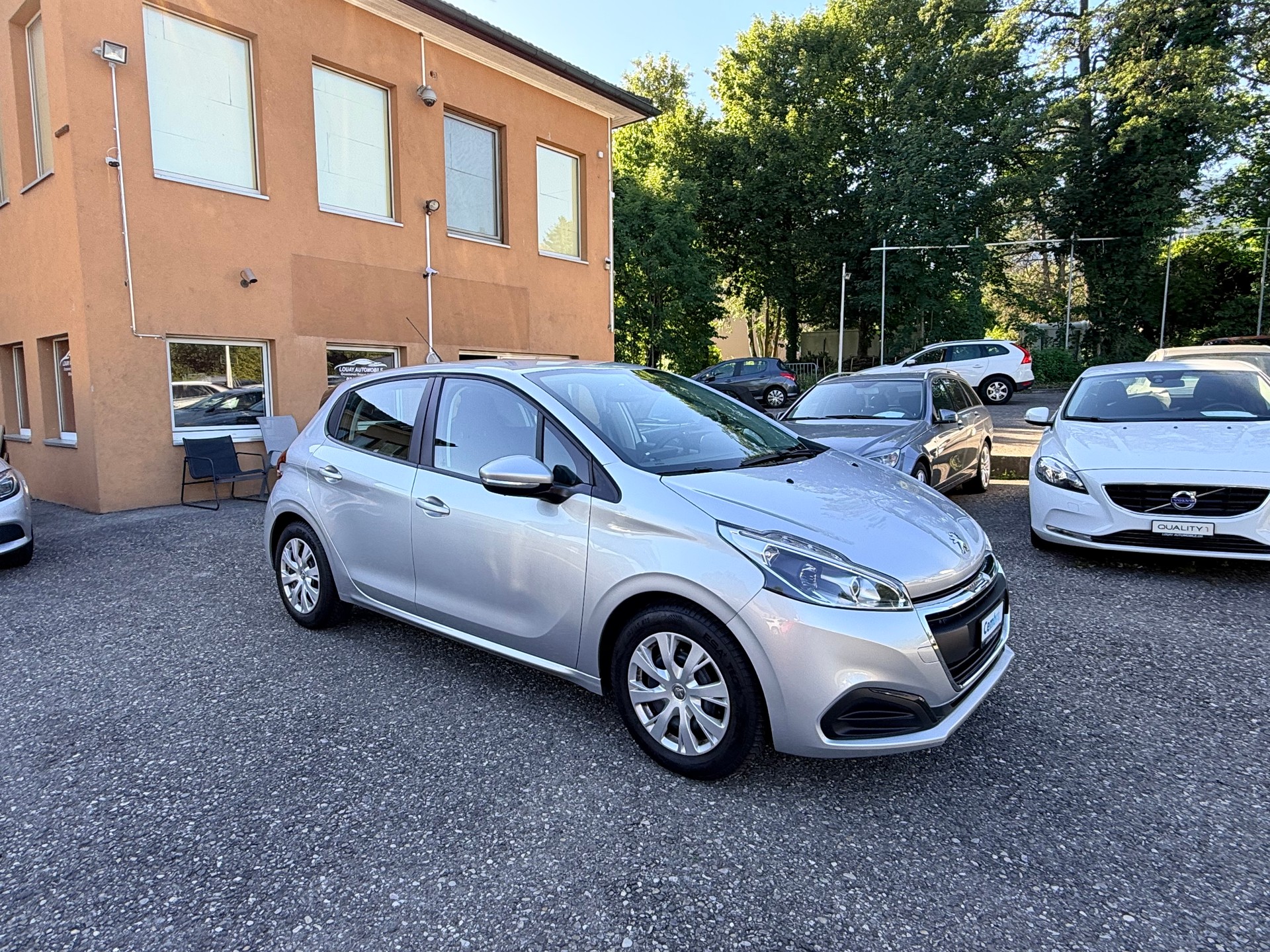 PEUGEOT 208 1.6 BlueHDi Active-image-11