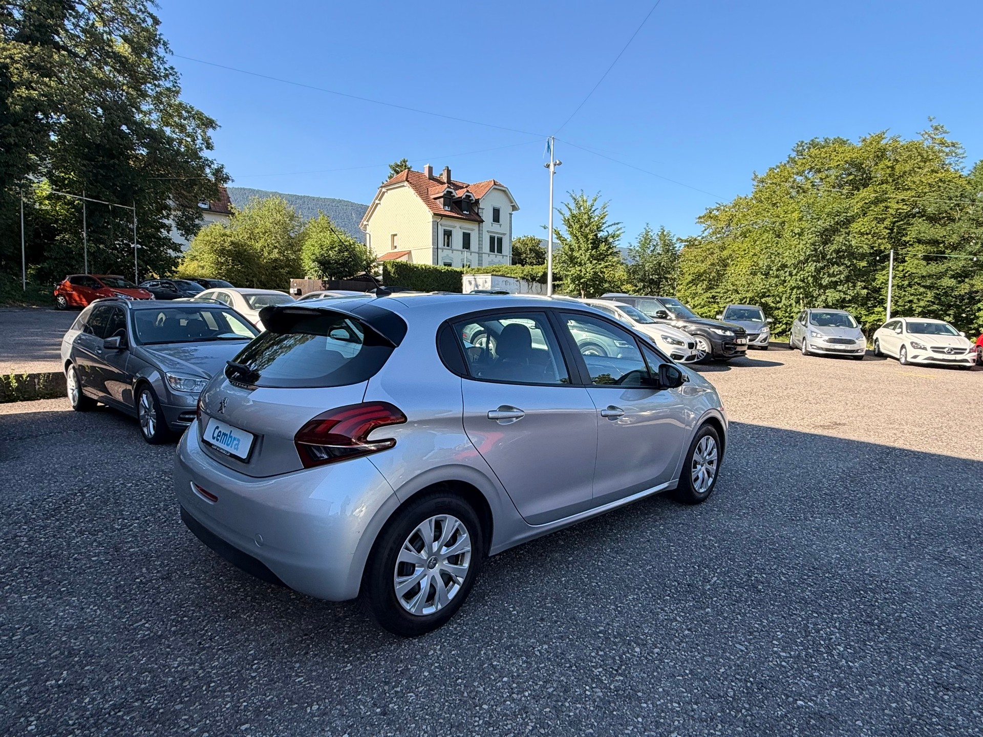 PEUGEOT 208 1.6 BlueHDi Active-image-12