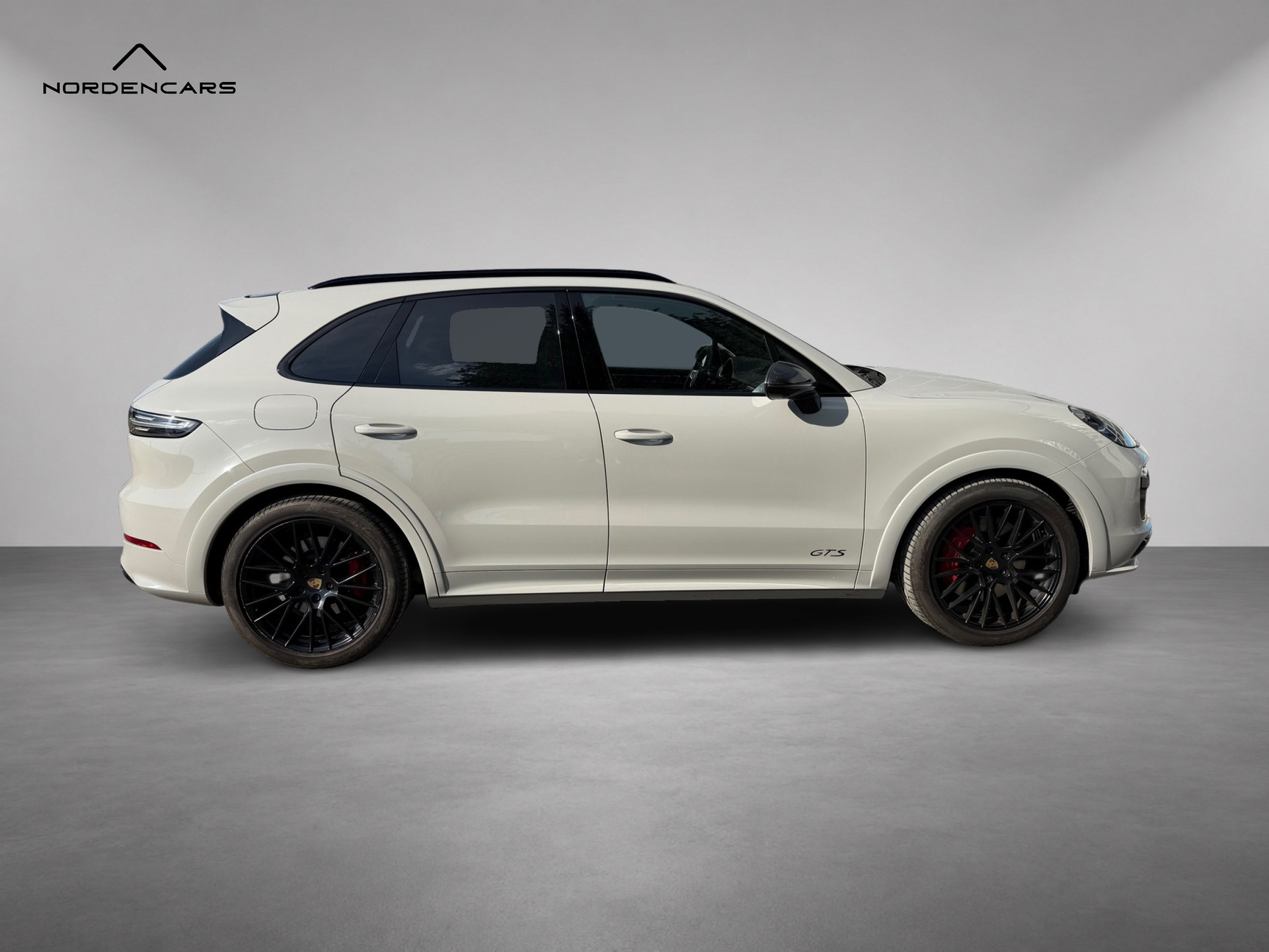 PORSCHE Cayenne GTS-image-1