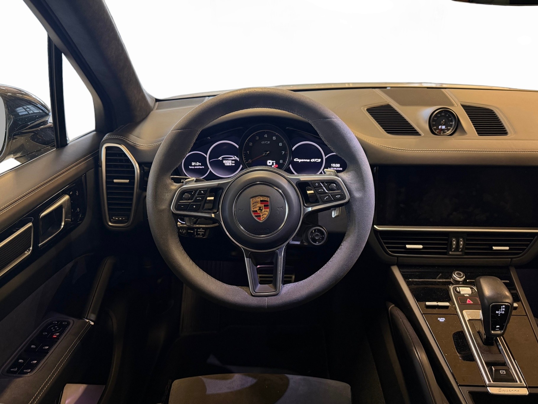 PORSCHE Cayenne GTS-image-12