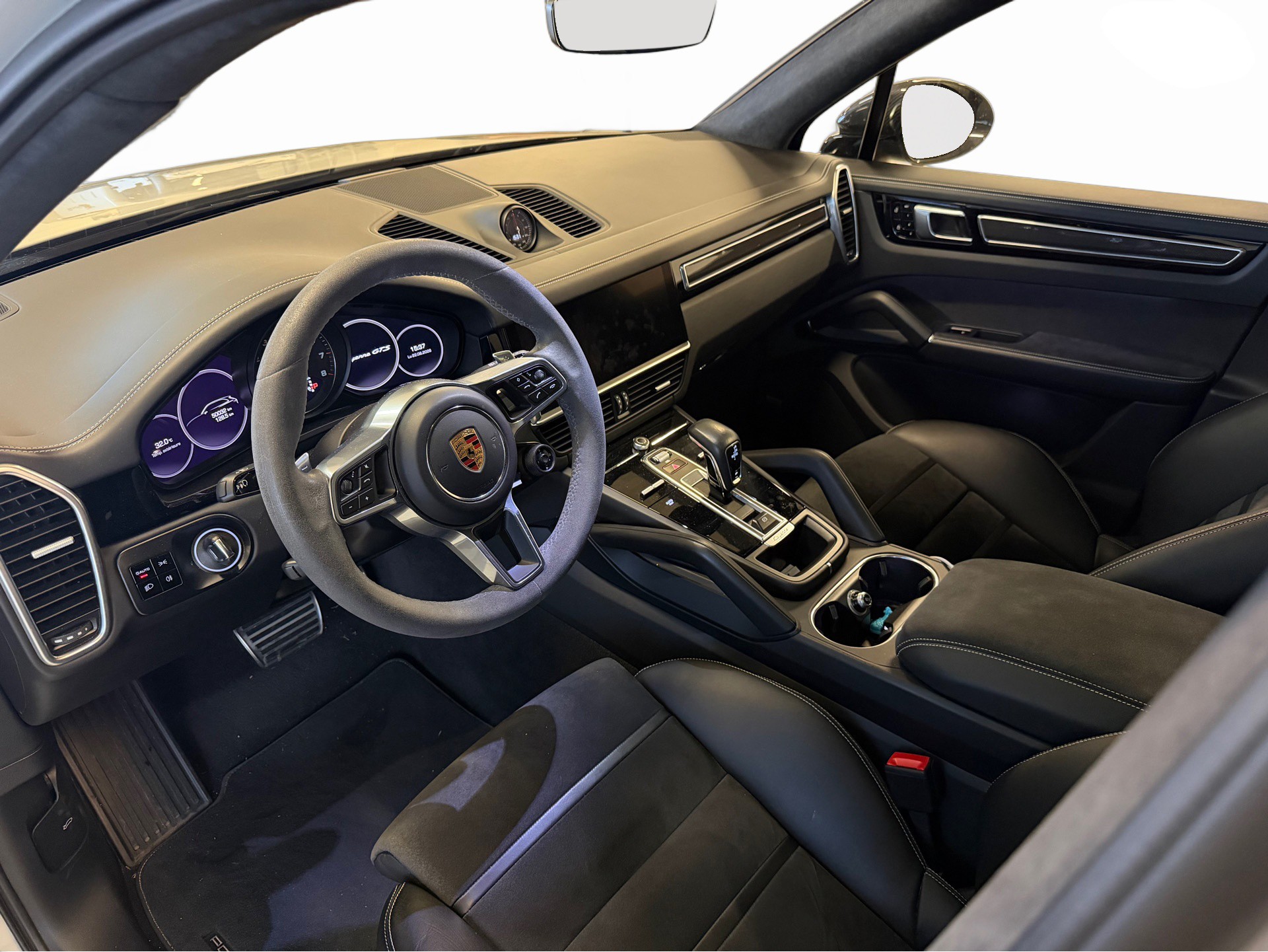 PORSCHE Cayenne GTS-image-8