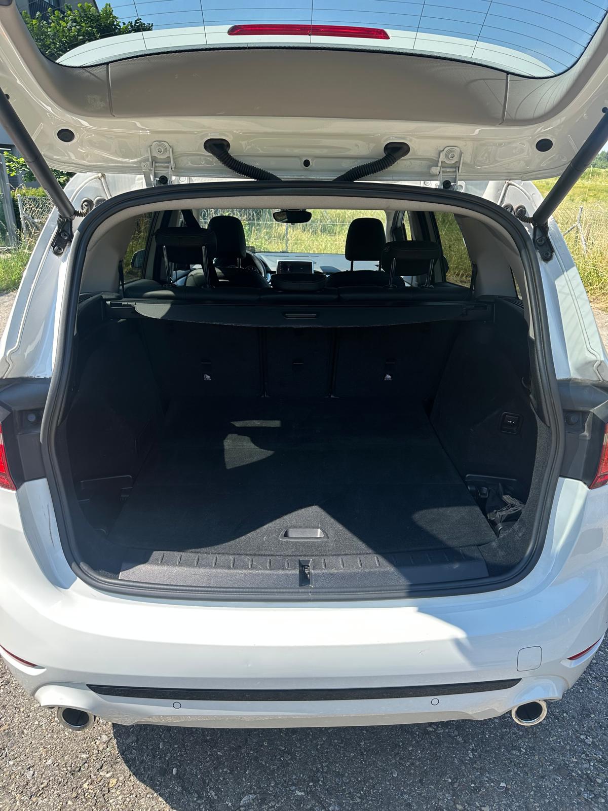 BMW 218d Gran Tourer Steptronic-image-11