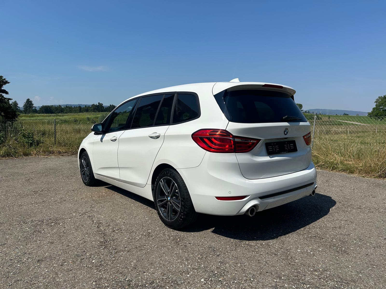 BMW 218d Gran Tourer Steptronic-image-4