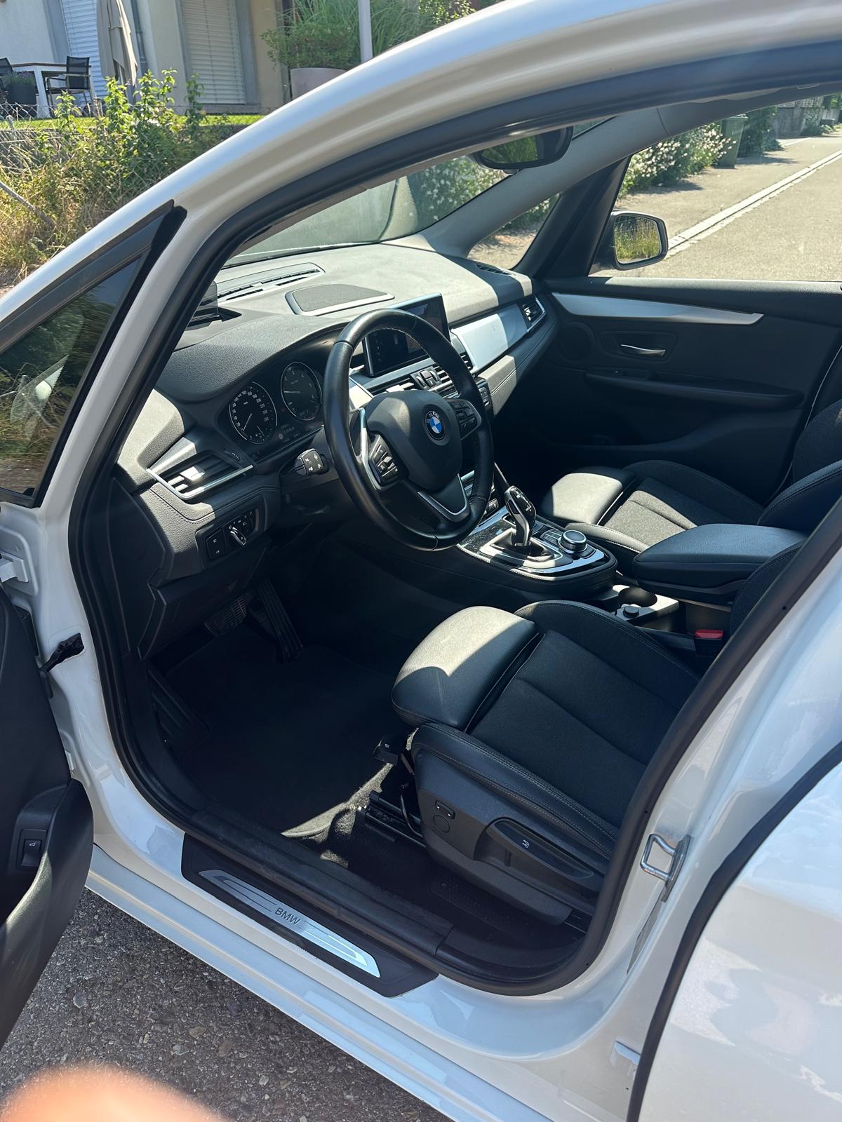 BMW 218d Gran Tourer Steptronic-image-9