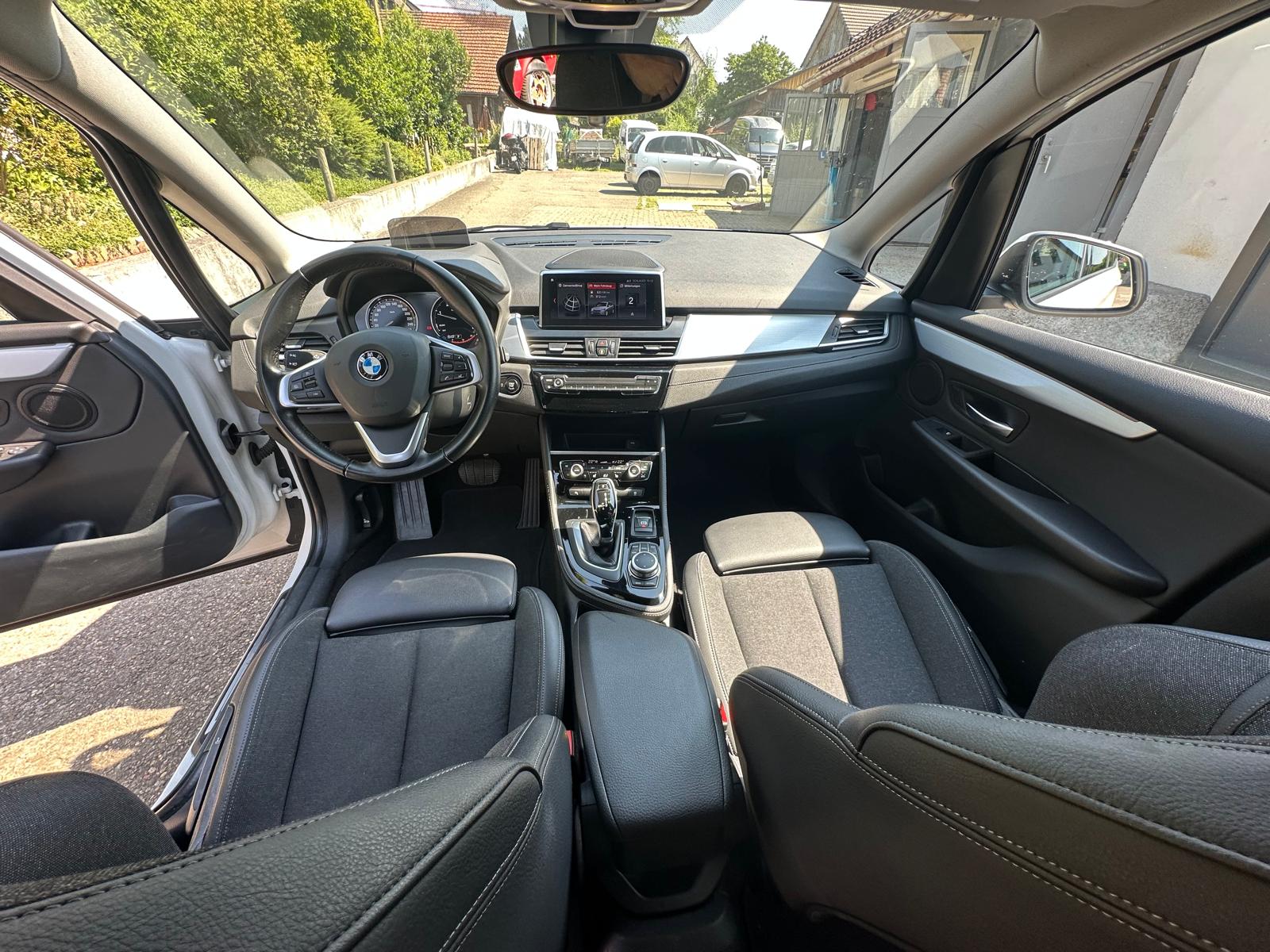 BMW 218d Gran Tourer Steptronic-image-7