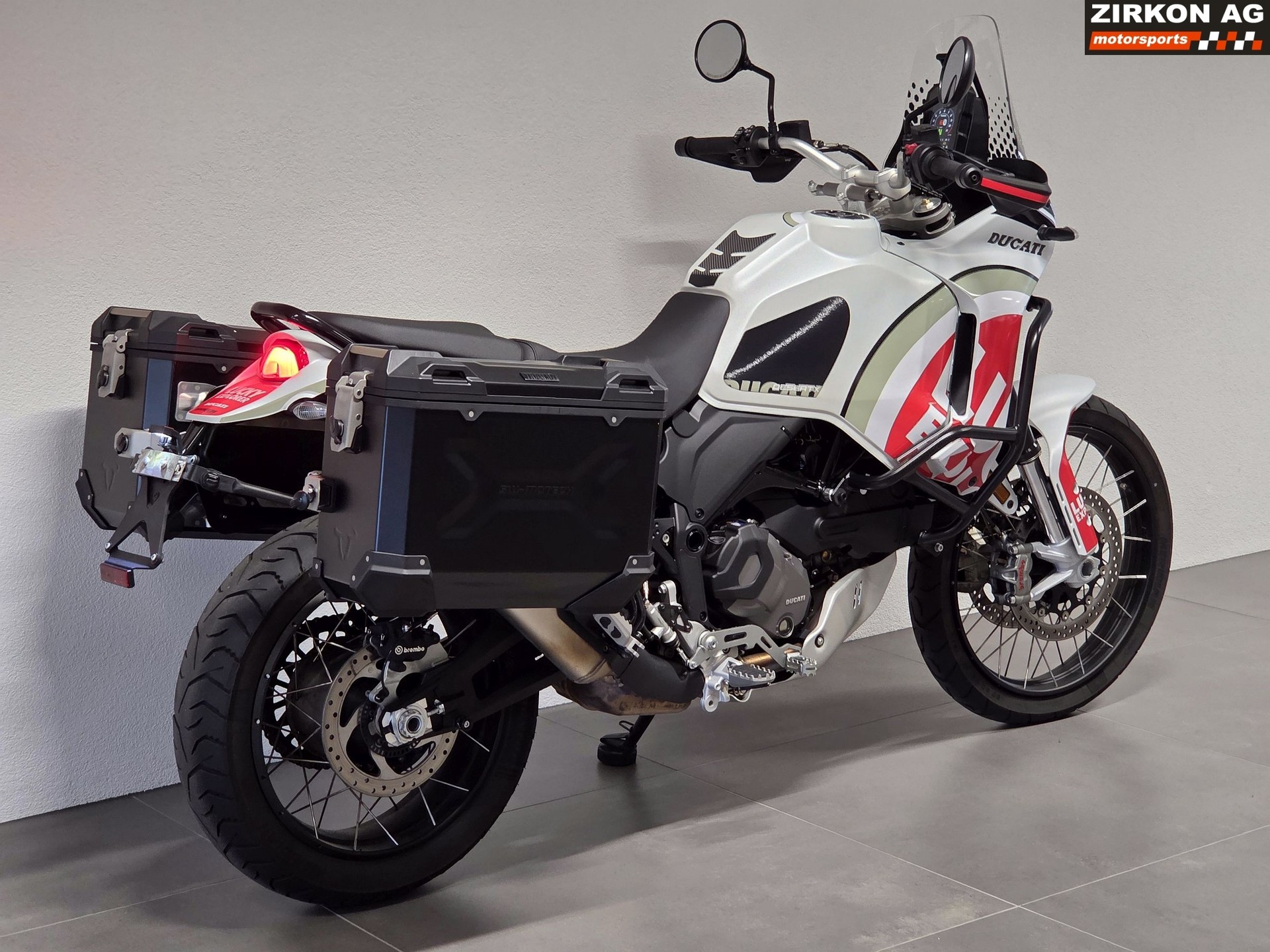 DUCATI Desert X Lucky Strike-image-6