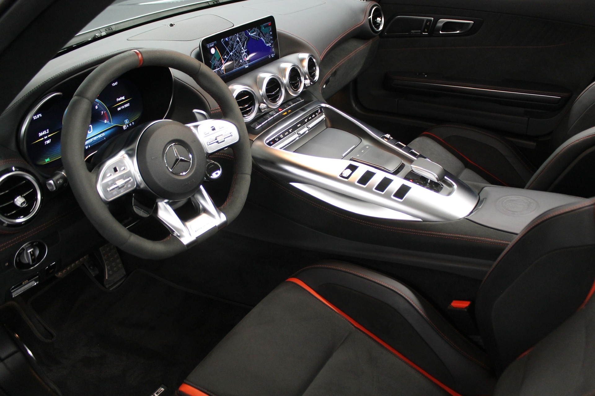 MERCEDES-BENZ AMG GT C-image-7