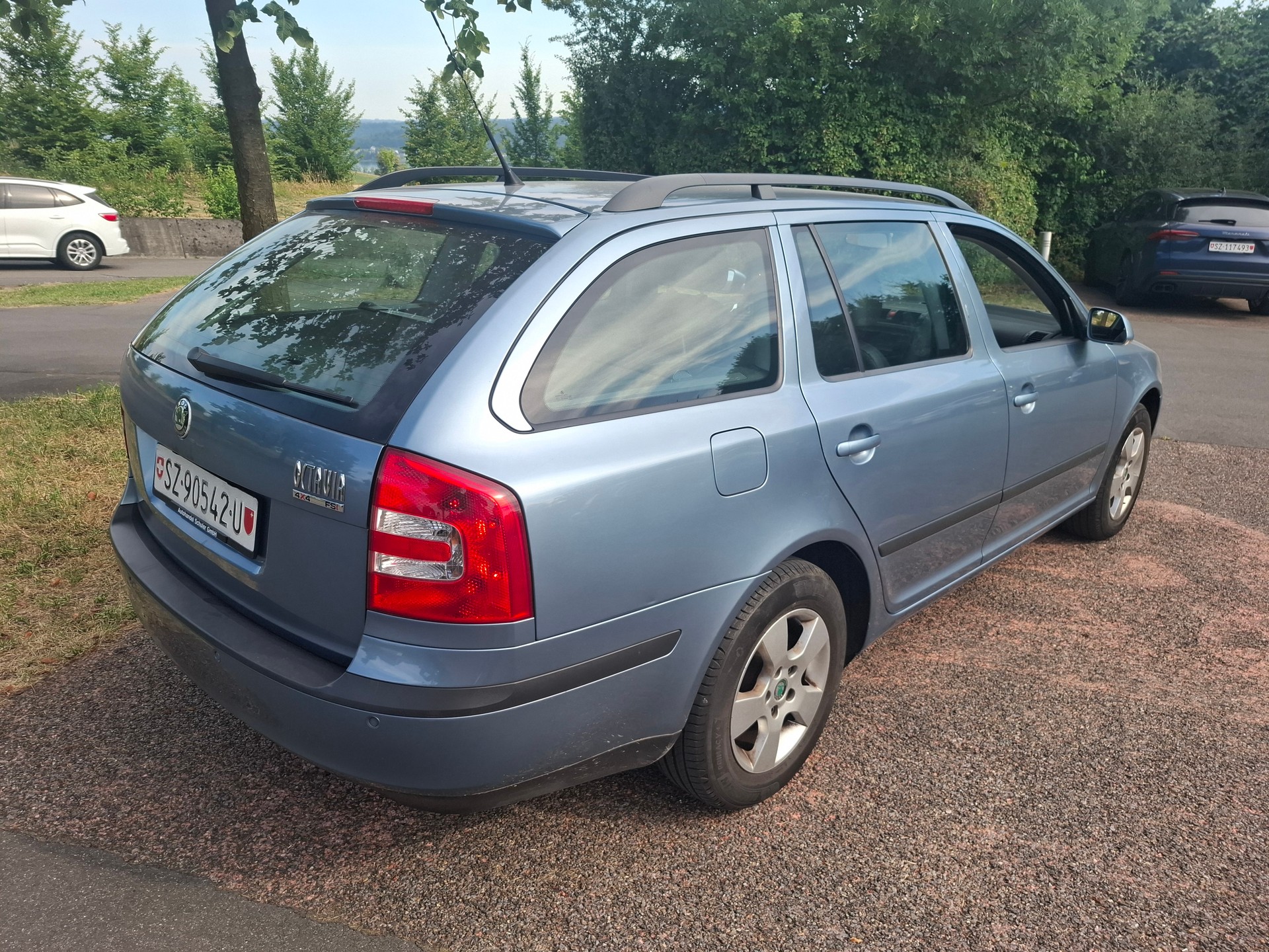 SKODA Octavia 2.0 FSI Swiss Adventure 4x4-image-5