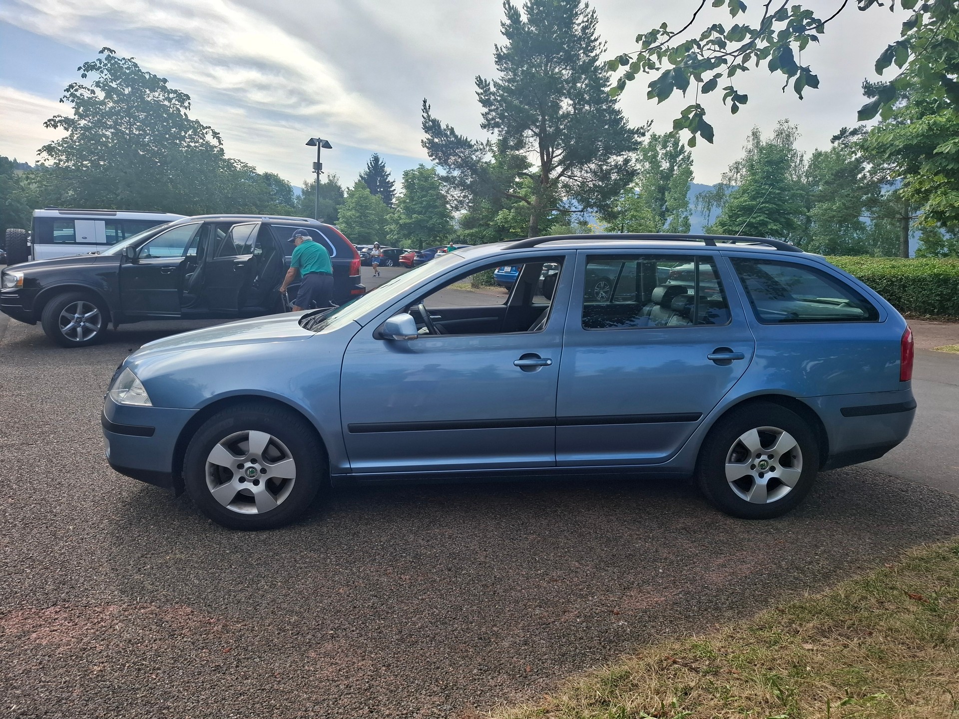 SKODA Octavia 2.0 FSI Swiss Adventure 4x4-image-4