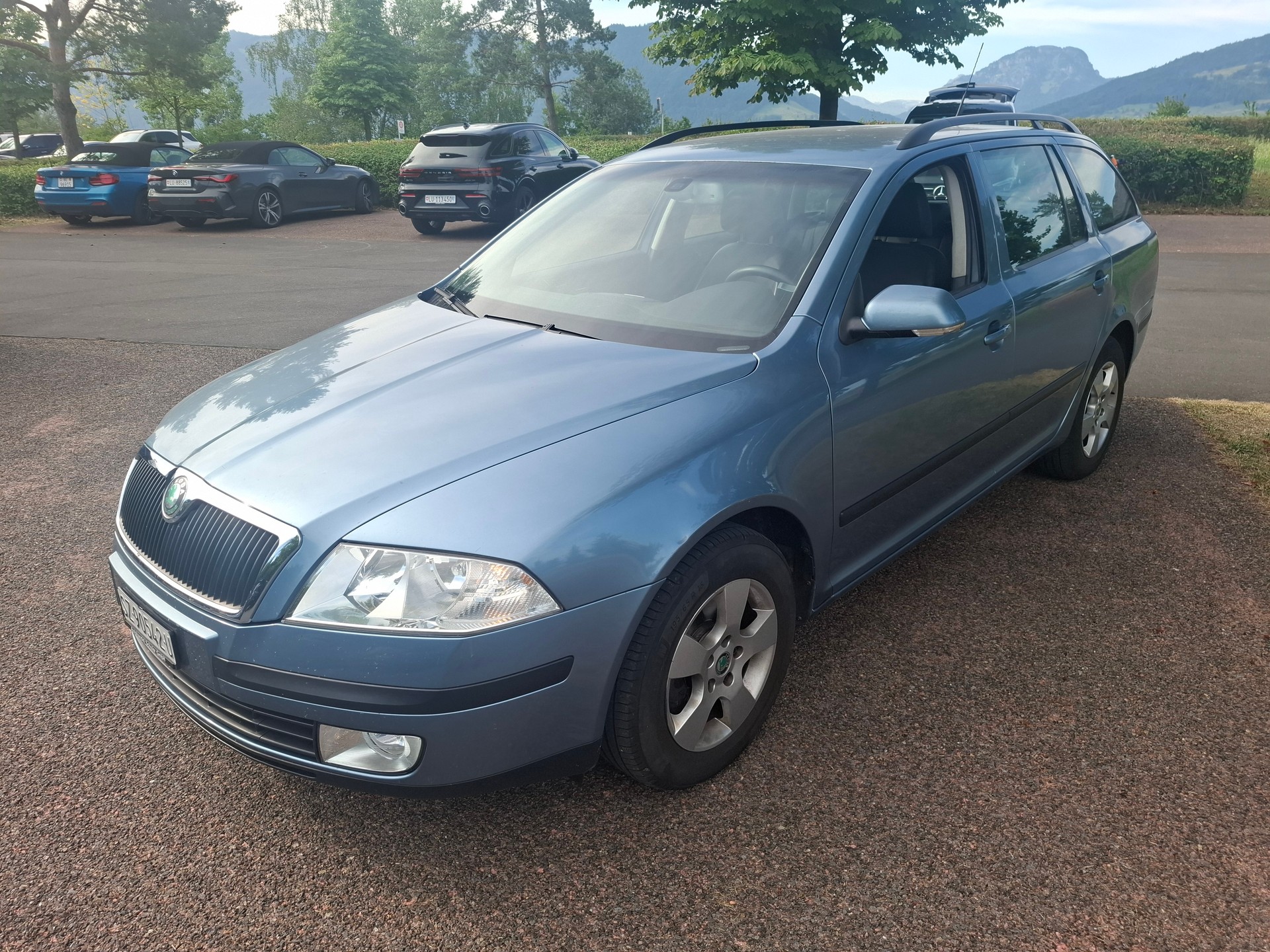 SKODA Octavia 2.0 FSI Swiss Adventure 4x4-image-2
