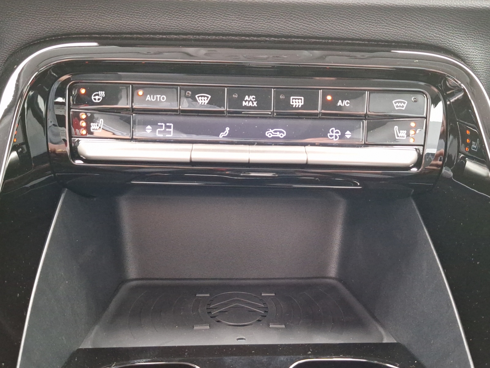 CITROEN C3 1.2 Hybrid Edition Tricolore-image-12
