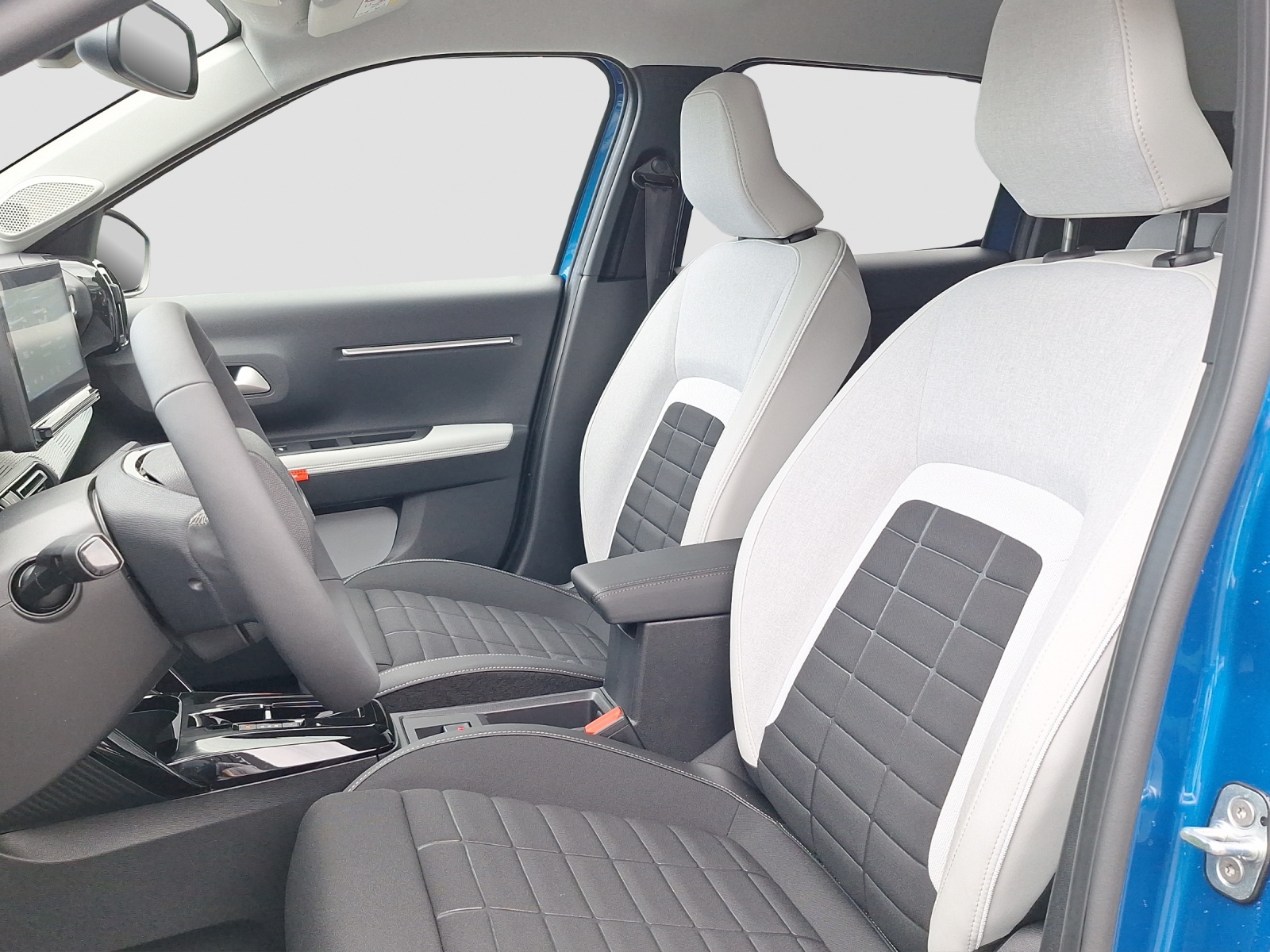 CITROEN C3 1.2 Hybrid Edition Tricolore-image-9