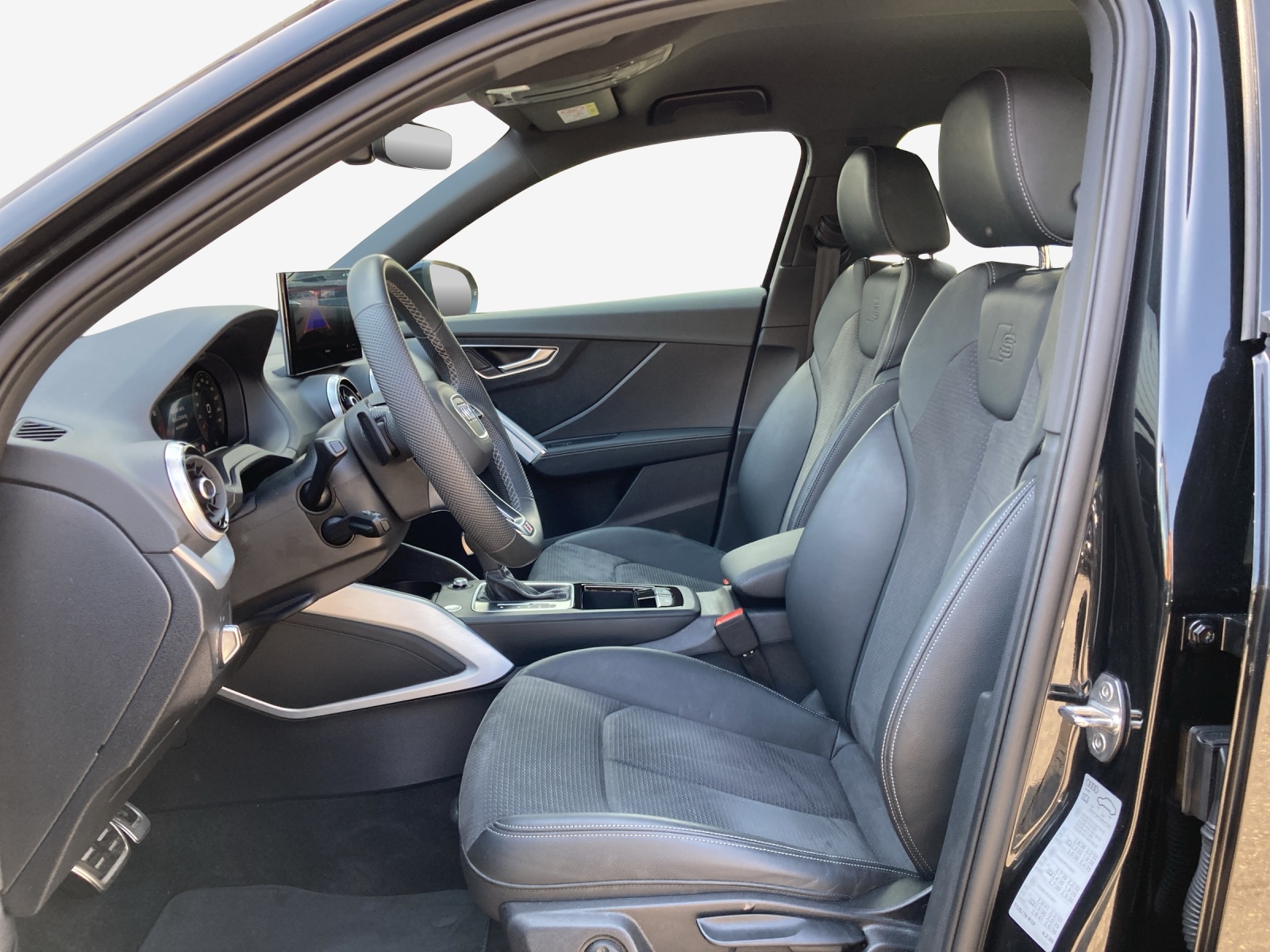 AUDI Q2 40 TFSI S line quattro S-tronic-image-7