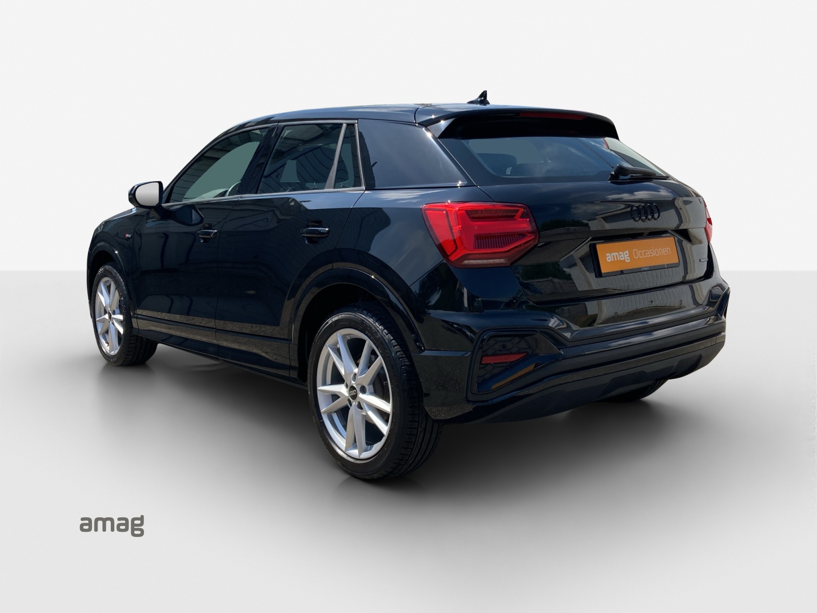 AUDI Q2 40 TFSI S line quattro S-tronic-image-2