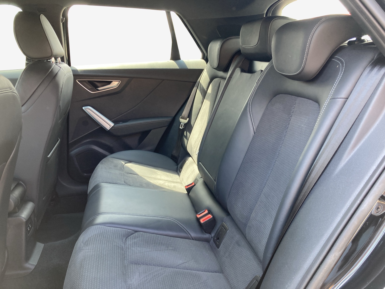 AUDI Q2 40 TFSI S line quattro S-tronic-image-11