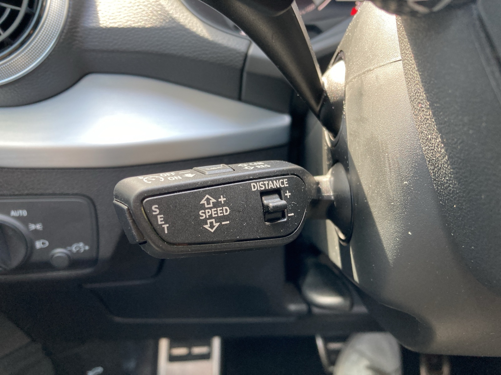 AUDI Q2 40 TFSI S line quattro S-tronic-image-15