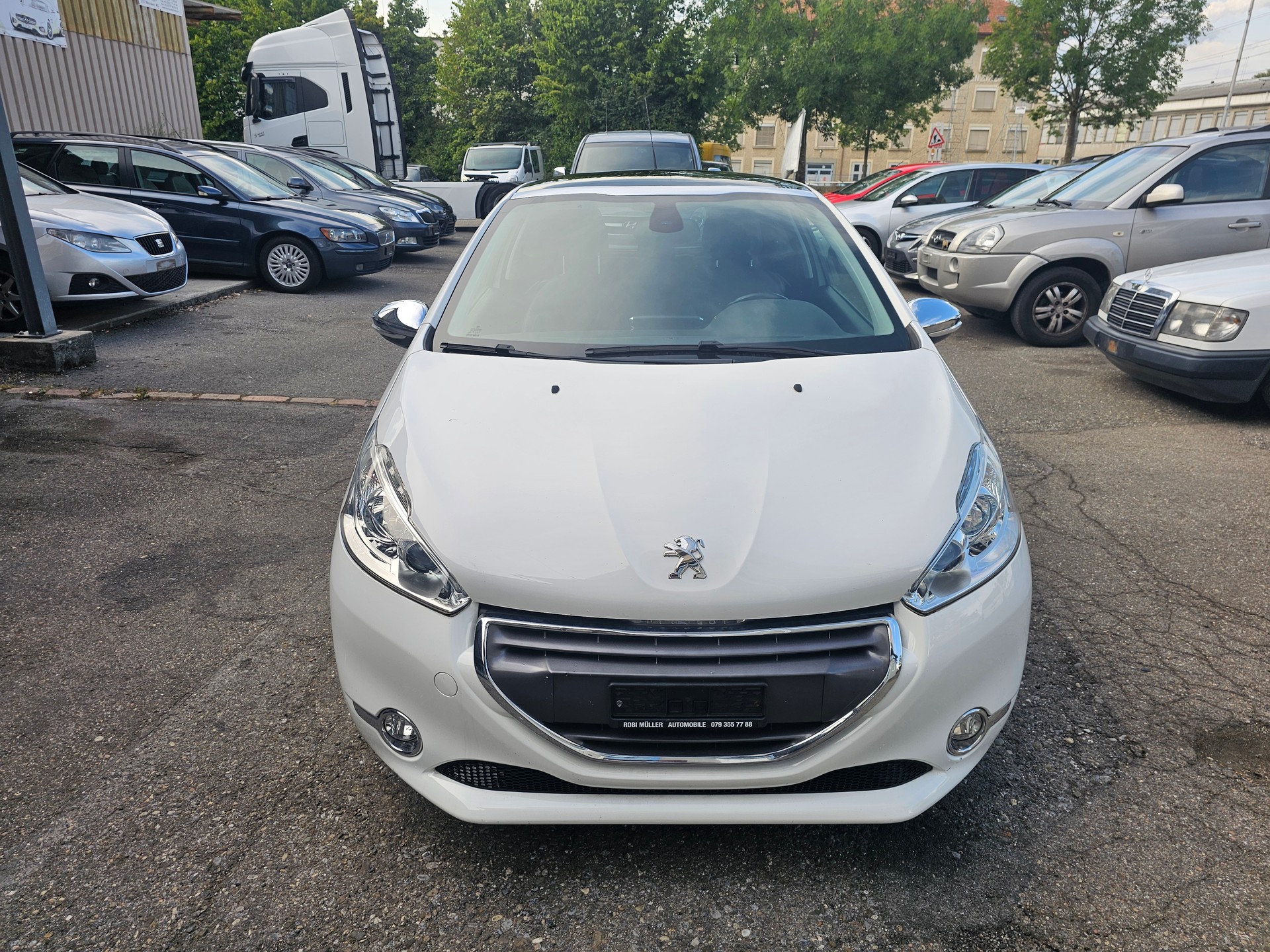 PEUGEOT 208 1.6 Turbo Allure-image-1