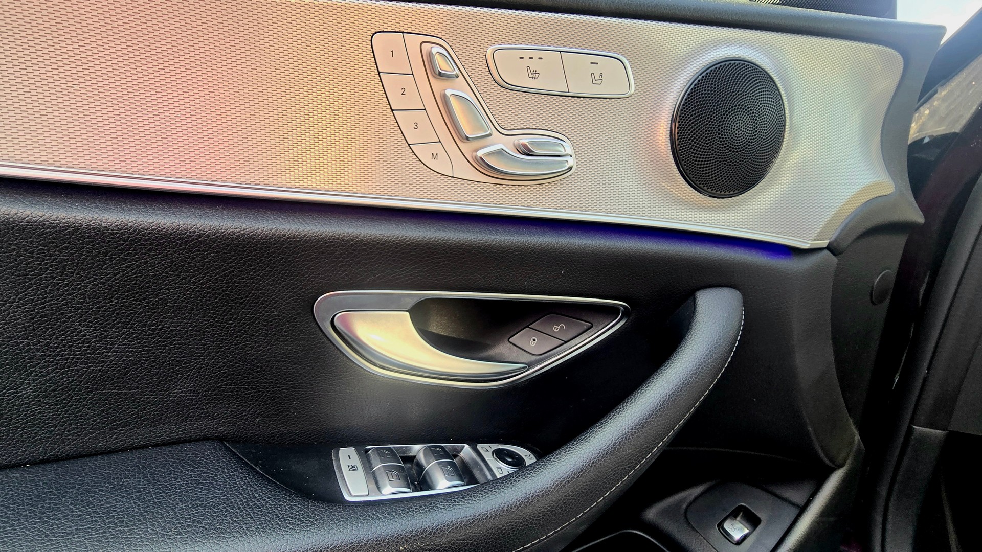 MERCEDES-BENZ E 200-image-7