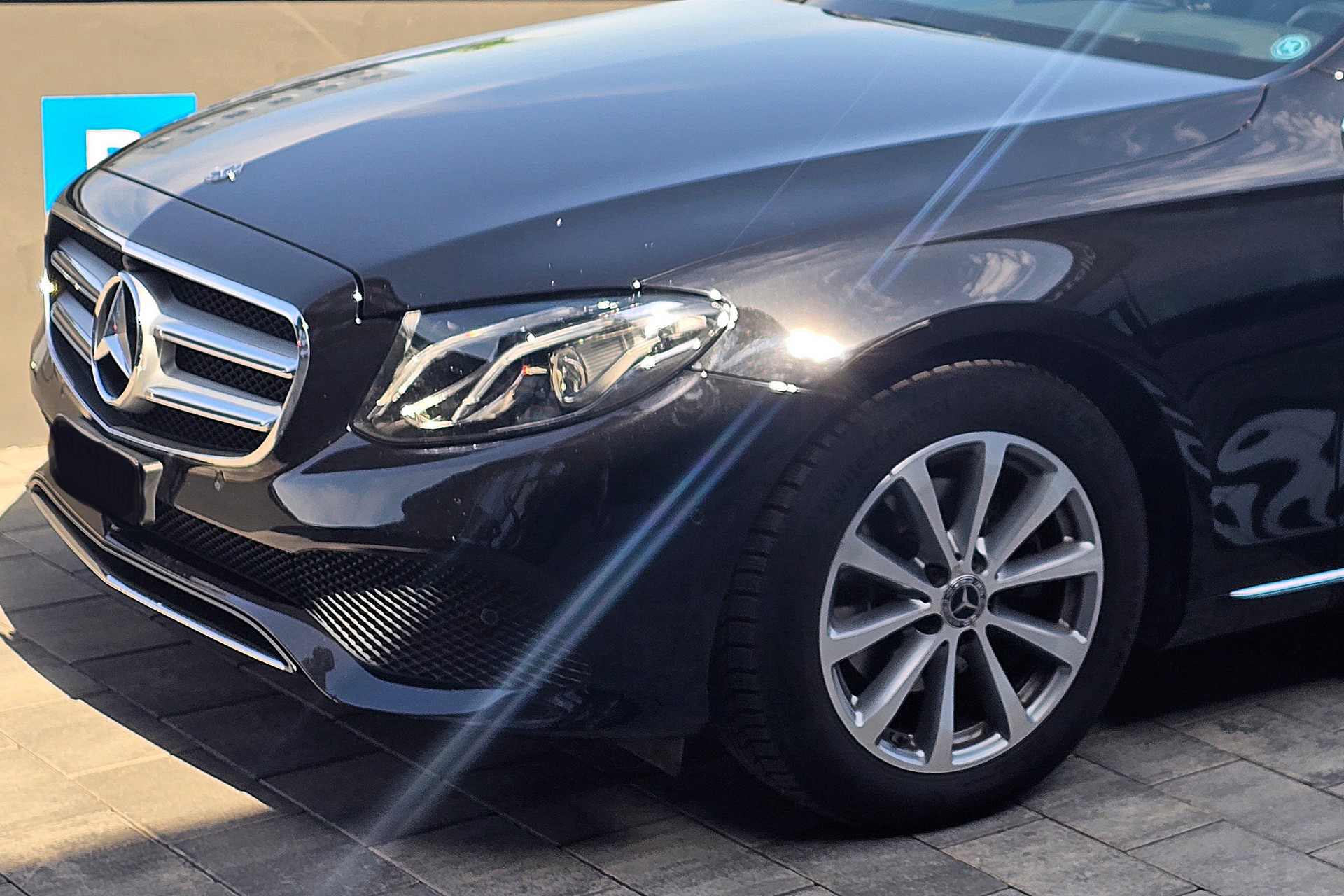 MERCEDES-BENZ E 200-image-1