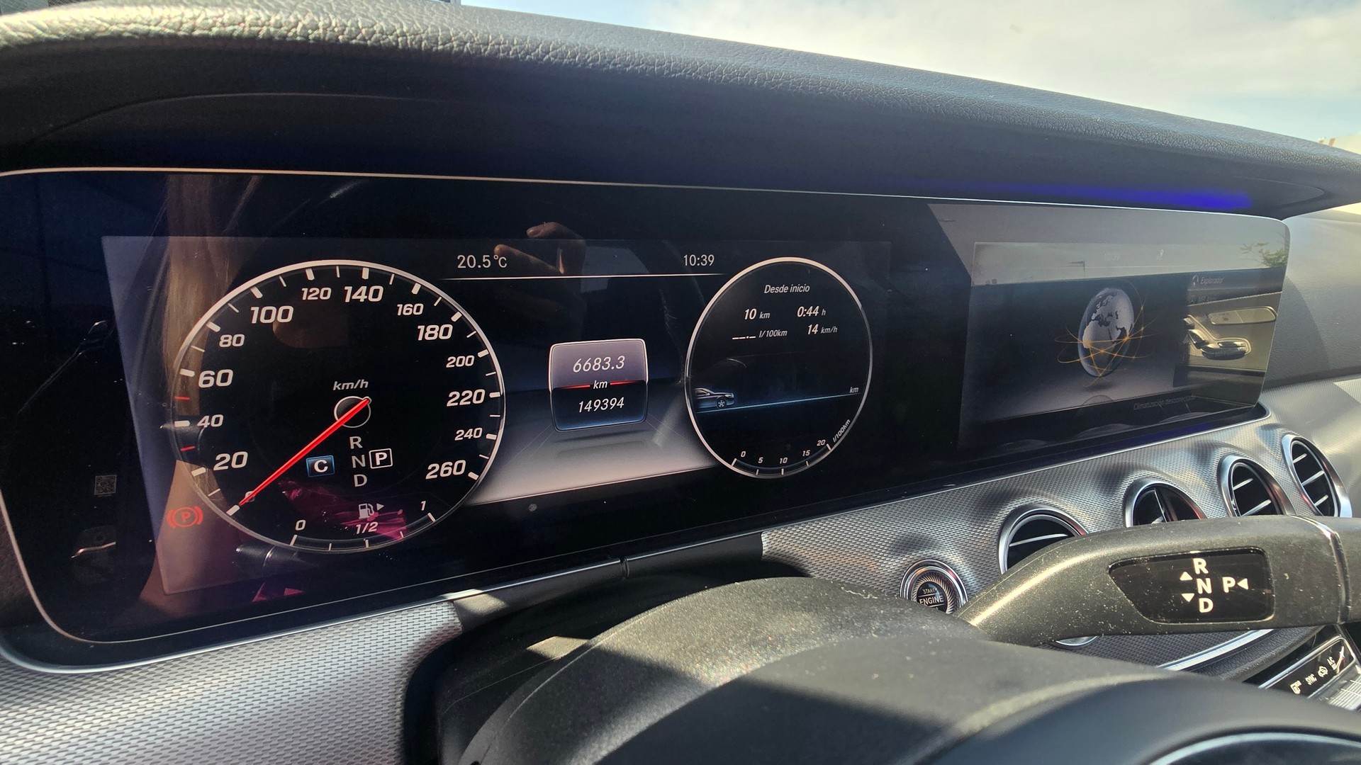 MERCEDES-BENZ E 200-image-5