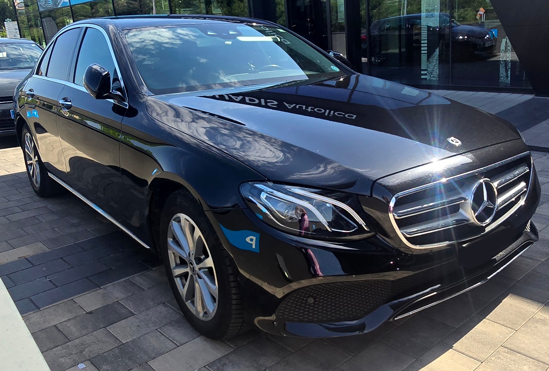 MERCEDES-BENZ E 200-image-0