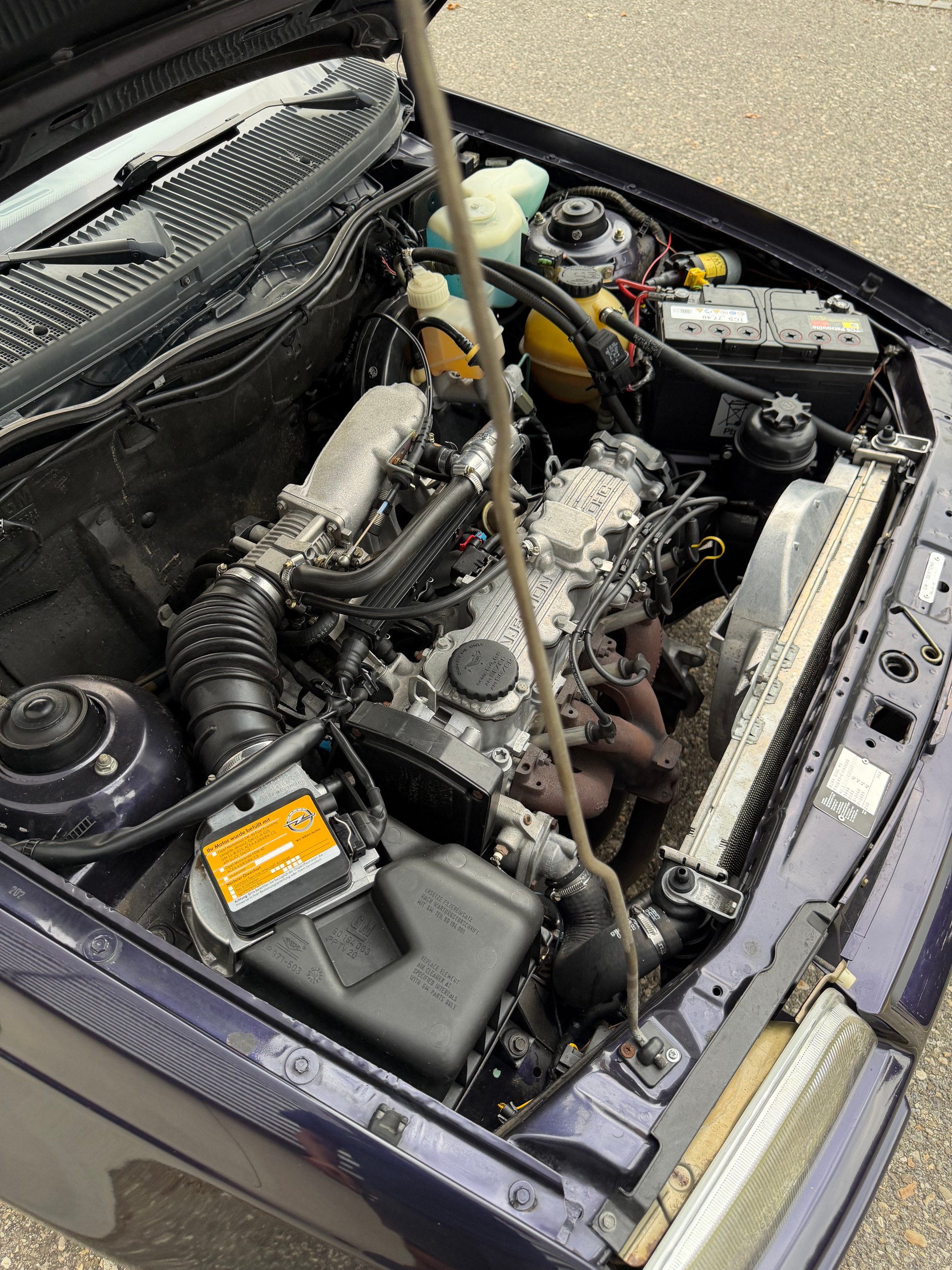 OPEL Kadett Cabriolet 2.0i Edition-image-12