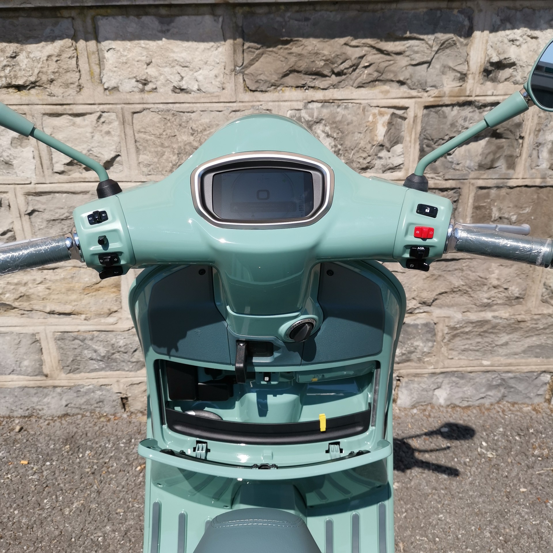 PIAGGIO Vespa GTS 310 80th Euro 5+-image-4