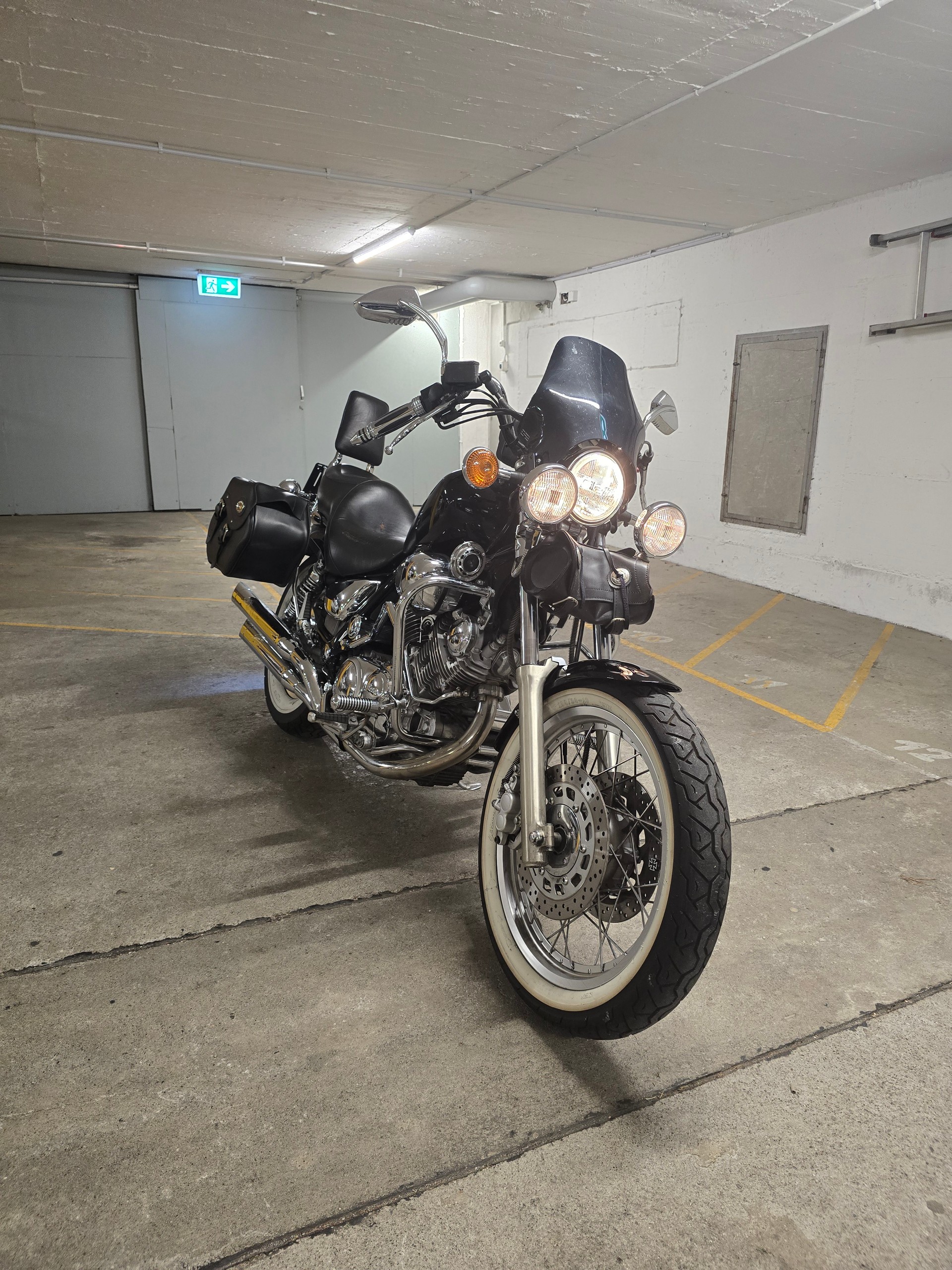 YAMAHA XV 1100 Virago-image-10
