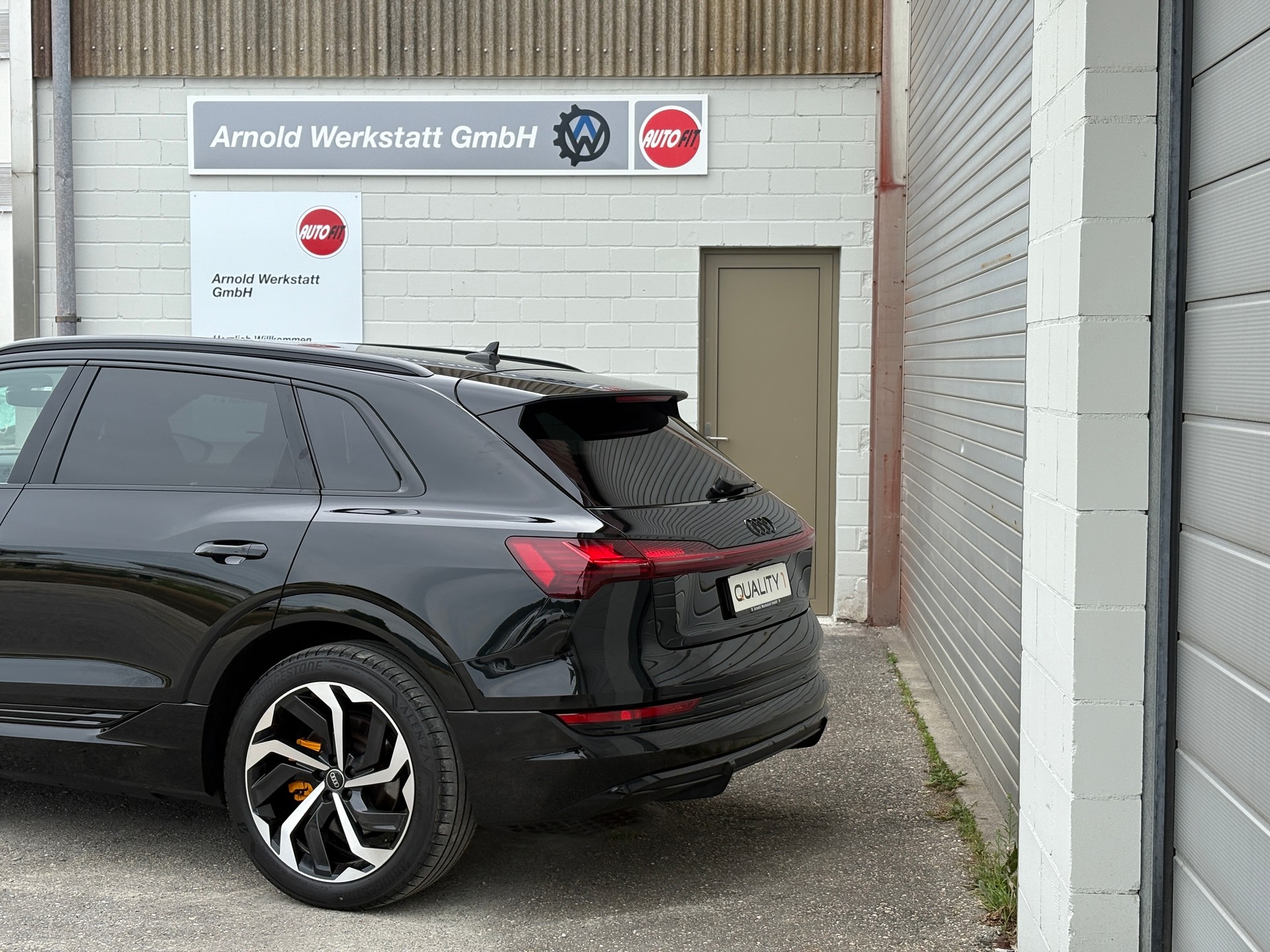 AUDI e-tron 55 S Line Black Edition quattro-image-3