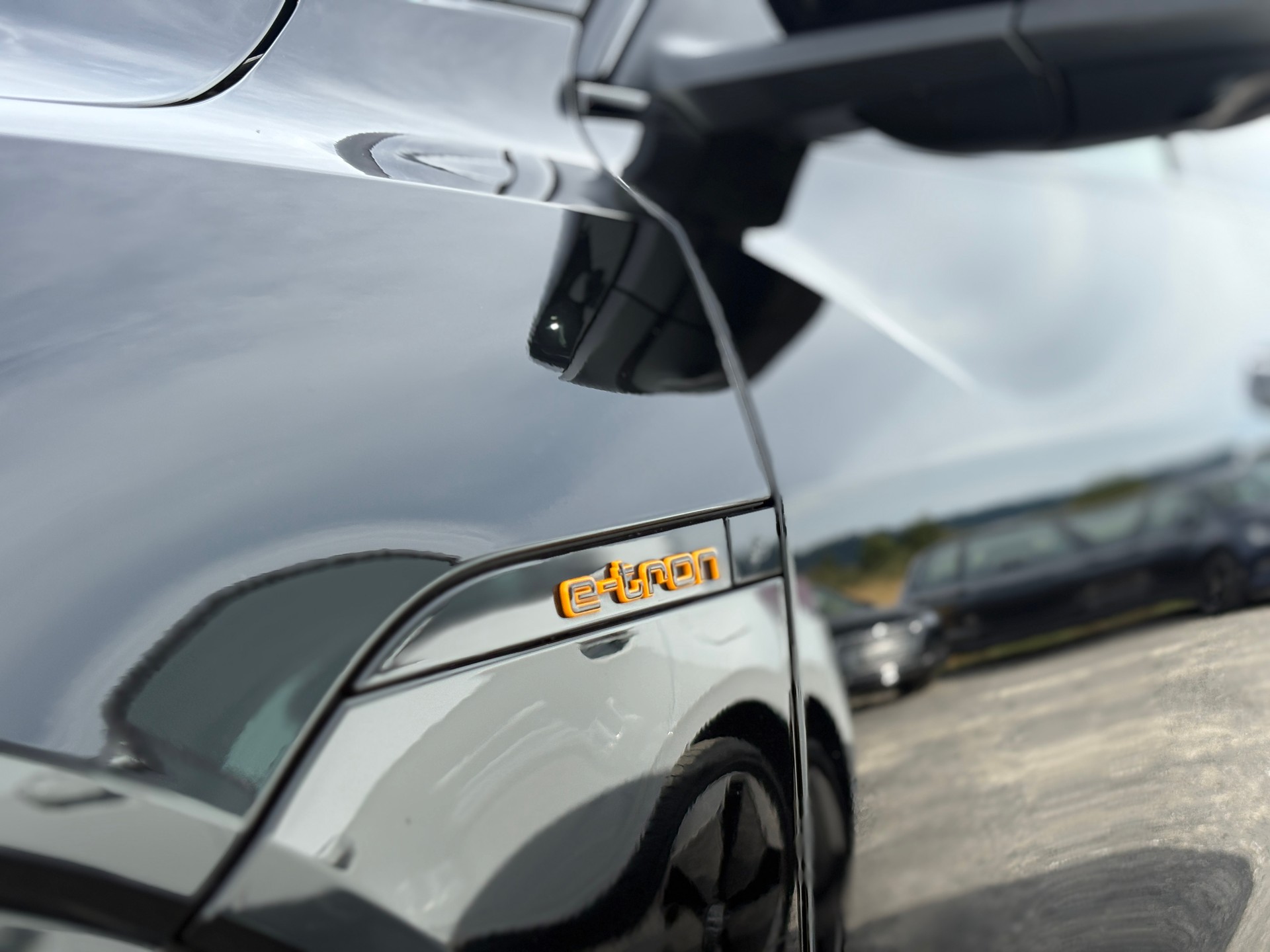 AUDI e-tron 55 S Line Black Edition quattro-image-14