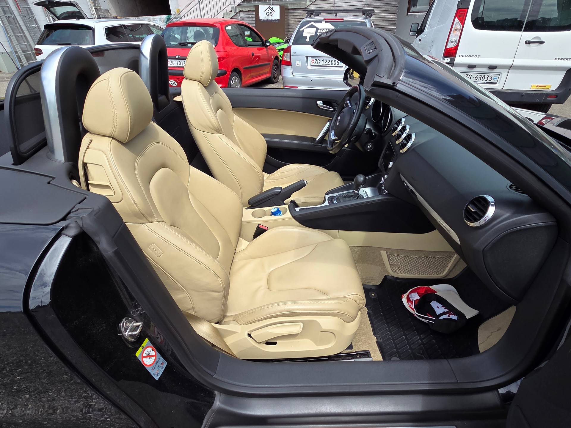 AUDI 3.2 V6 quattro S-Tronic-image-4