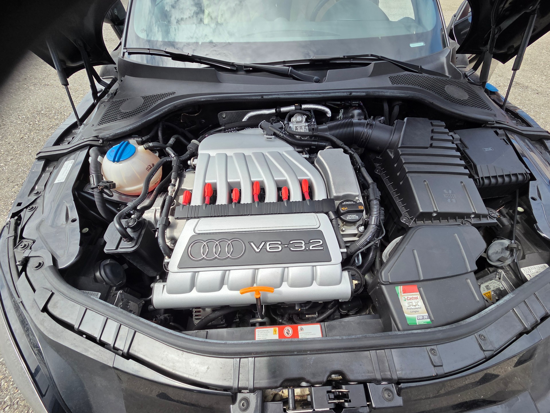 AUDI 3.2 V6 quattro S-Tronic-image-3