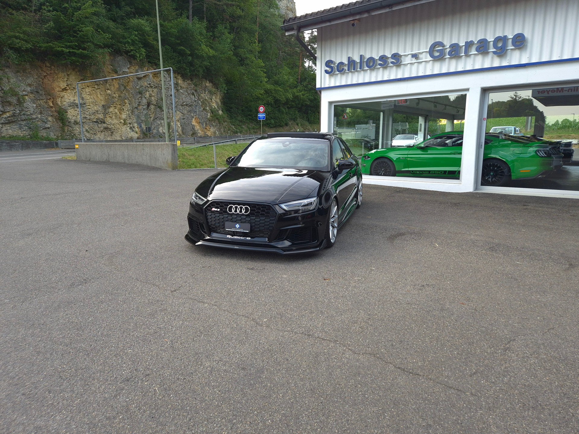 AUDI RS3 Limousine 2.5 TSI quattro S-tronic-image-4