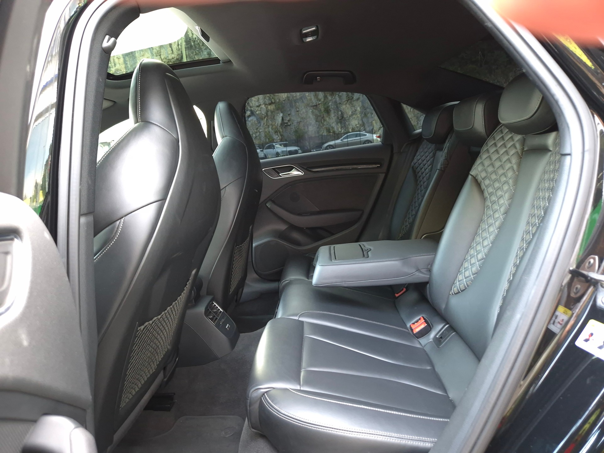 AUDI RS3 Limousine 2.5 TSI quattro S-tronic-image-26