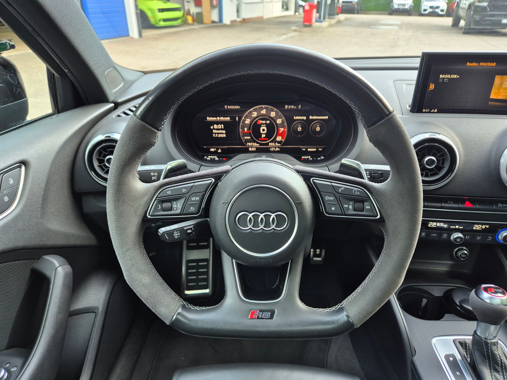 AUDI RS3 Limousine 2.5 TSI quattro S-tronic-image-18