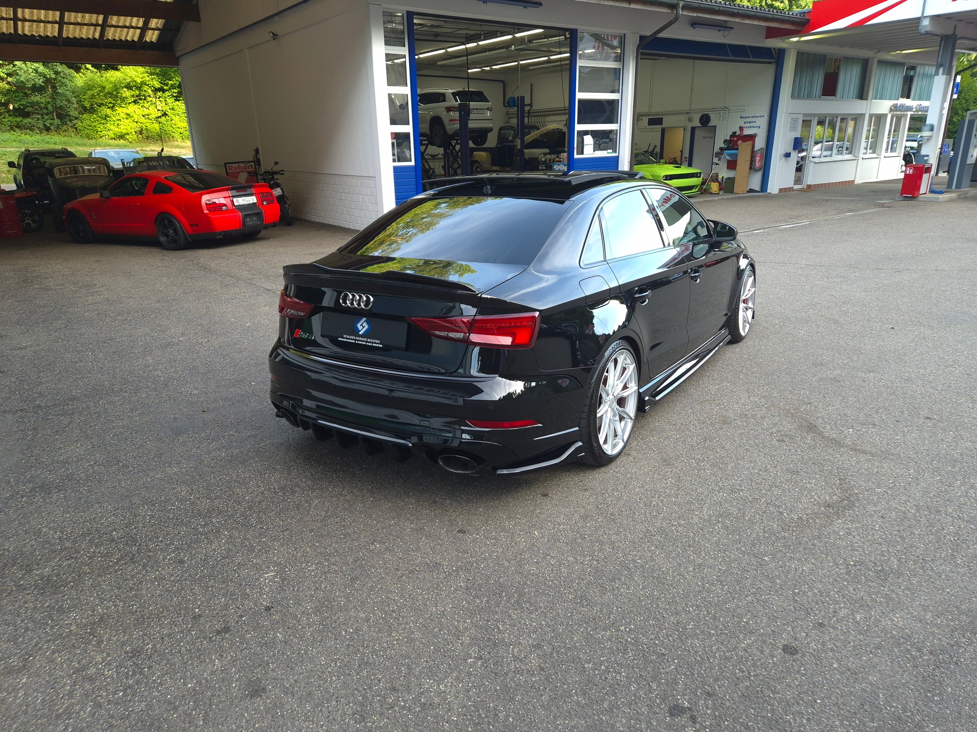 AUDI RS3 Limousine 2.5 TSI quattro S-tronic-image-12