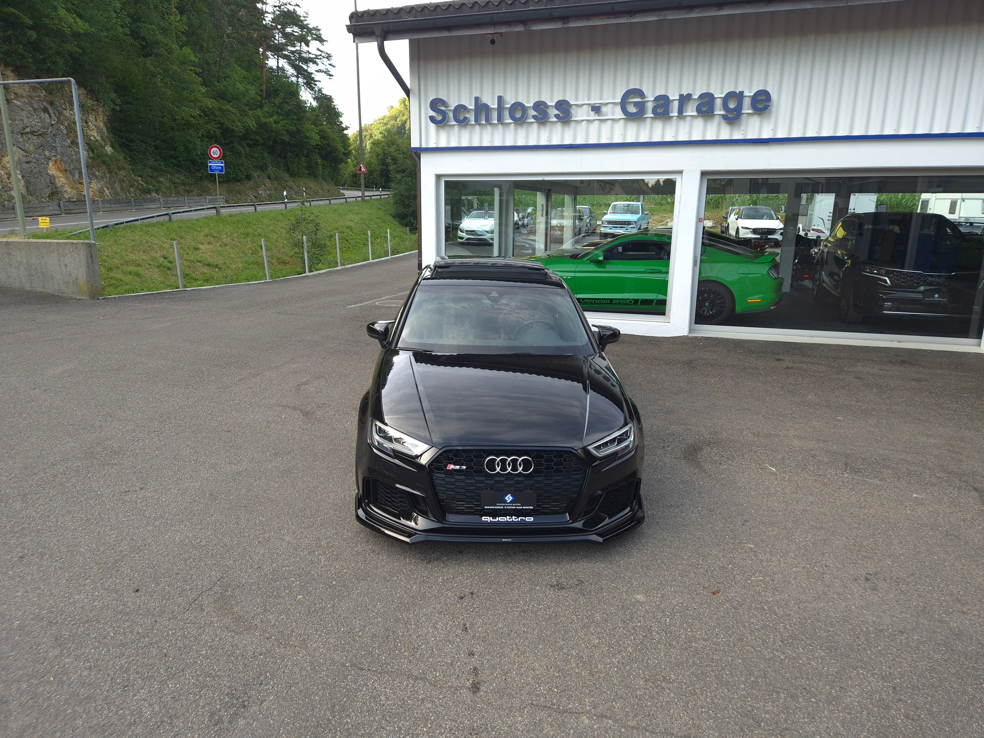 AUDI RS3 Limousine 2.5 TSI quattro S-tronic-image-2