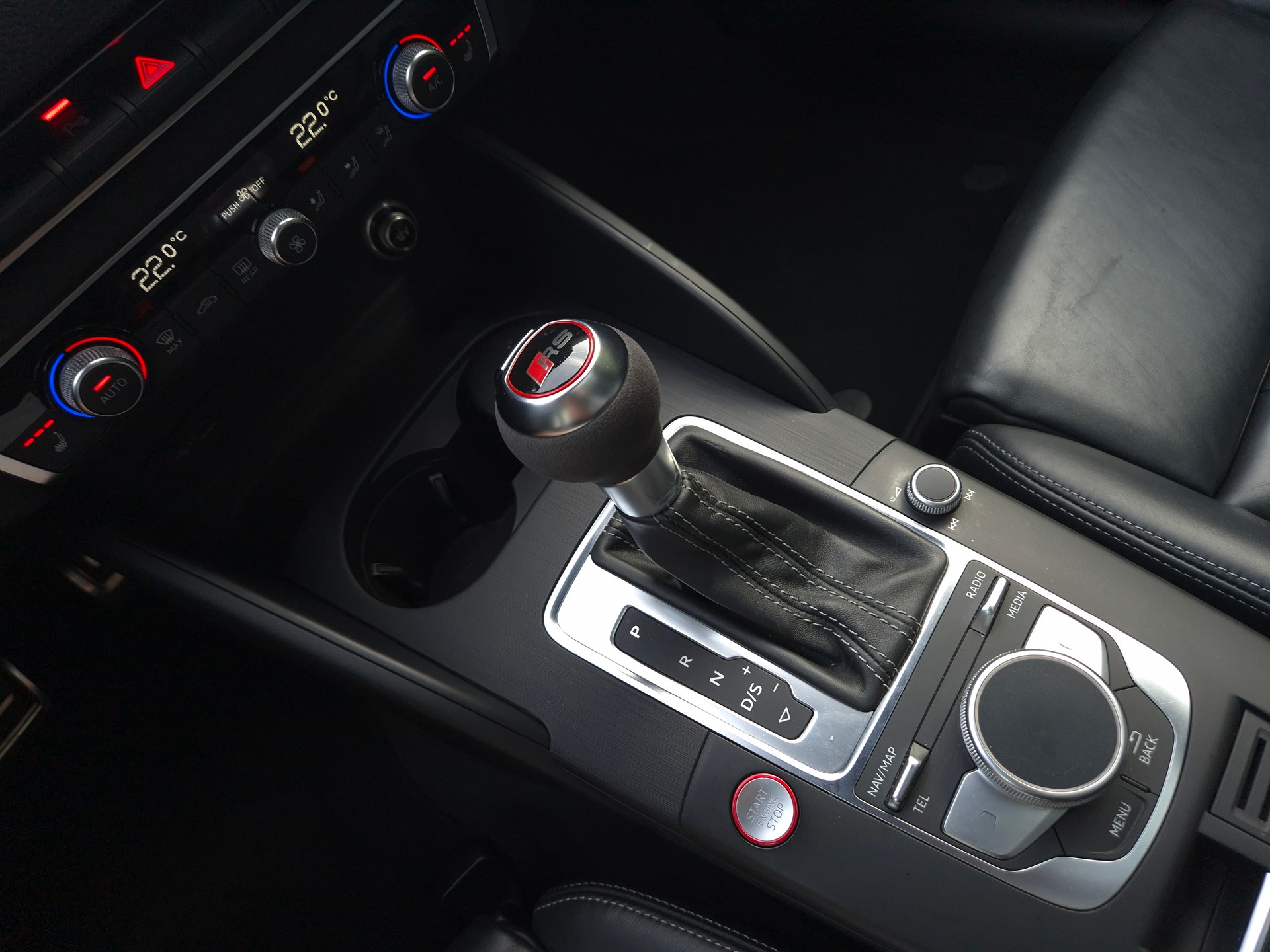 AUDI RS3 Limousine 2.5 TSI quattro S-tronic-image-23