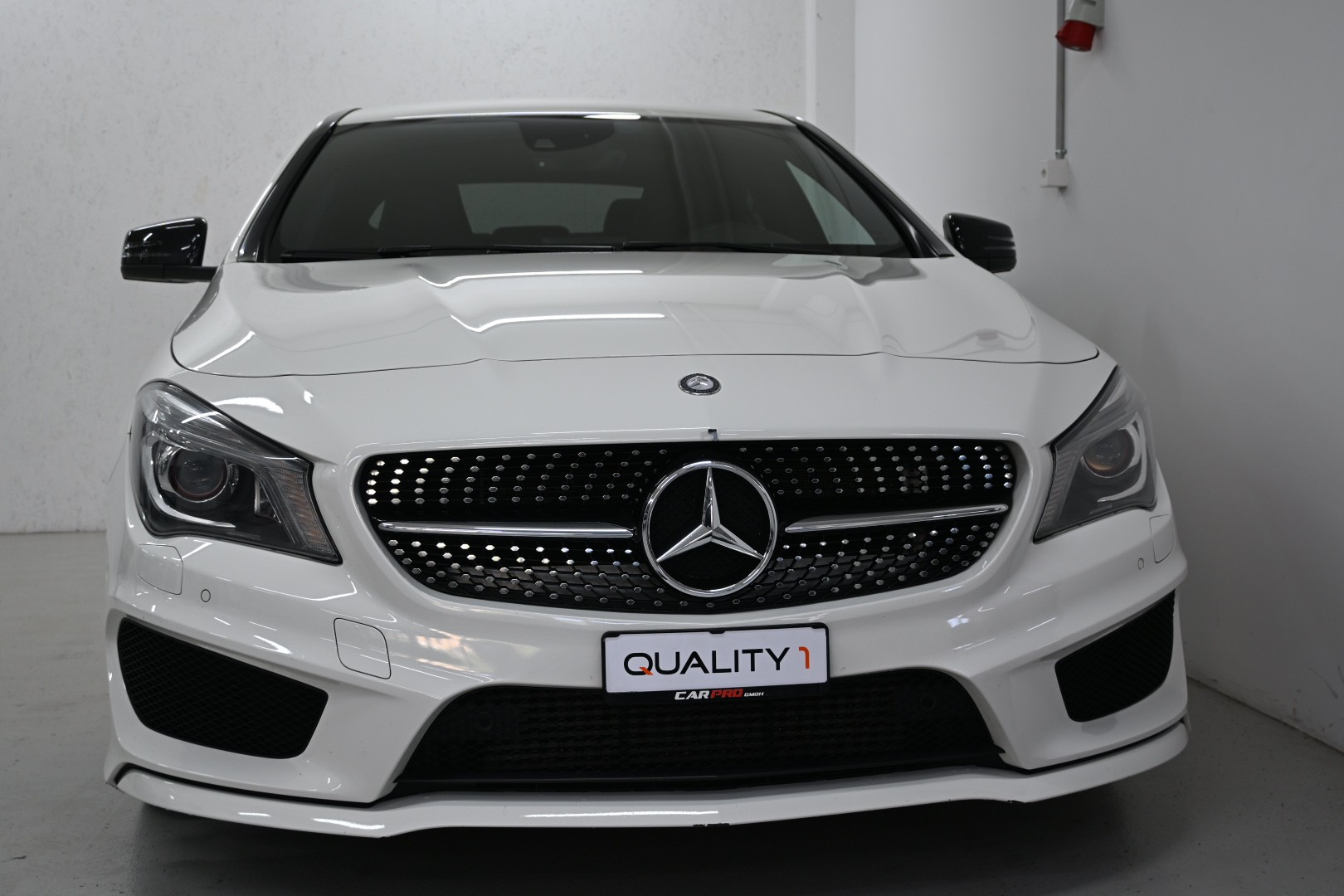 MERCEDES-BENZ CLA 200 AMG Line 7G-DCT-image-1