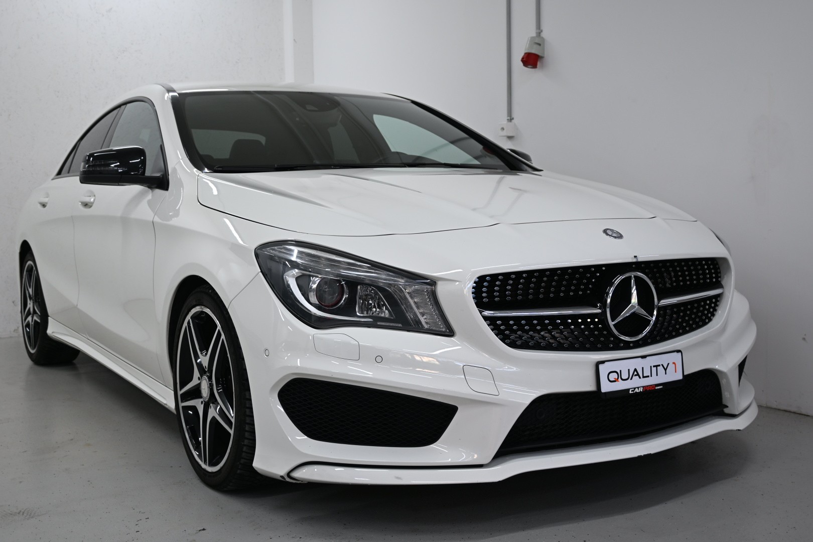 MERCEDES-BENZ CLA 200 AMG Line 7G-DCT-image-0