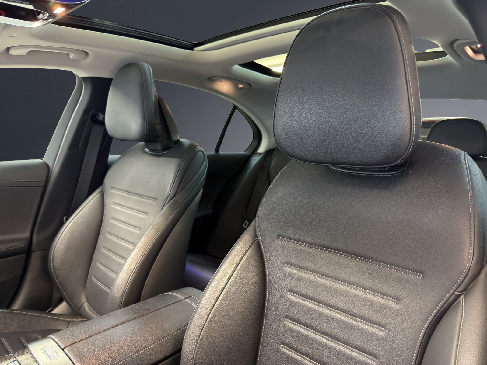MERCEDES-BENZ C 200 4M AMG Line-image-7
