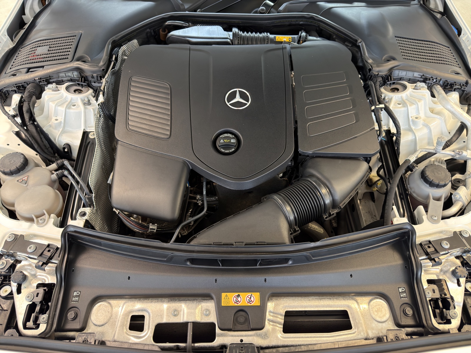 MERCEDES-BENZ C 200 4M AMG Line-image-17