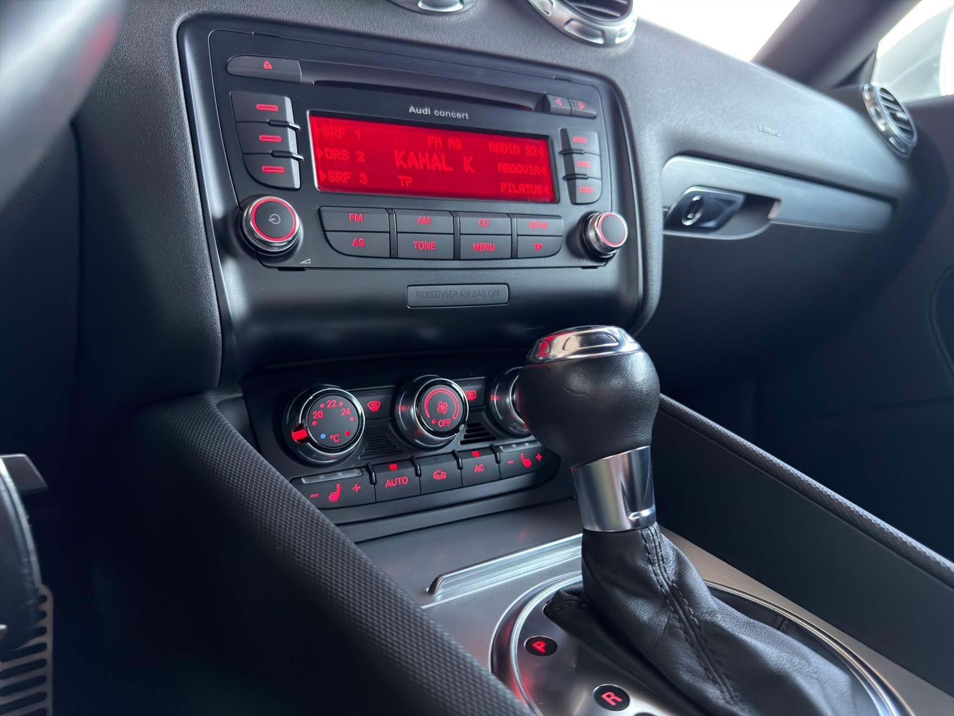 AUDI TT Roadster 2.0 TFSI-image-19