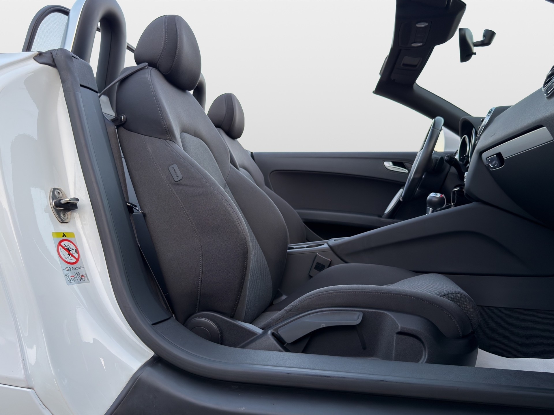 AUDI TT Roadster 2.0 TFSI-image-17